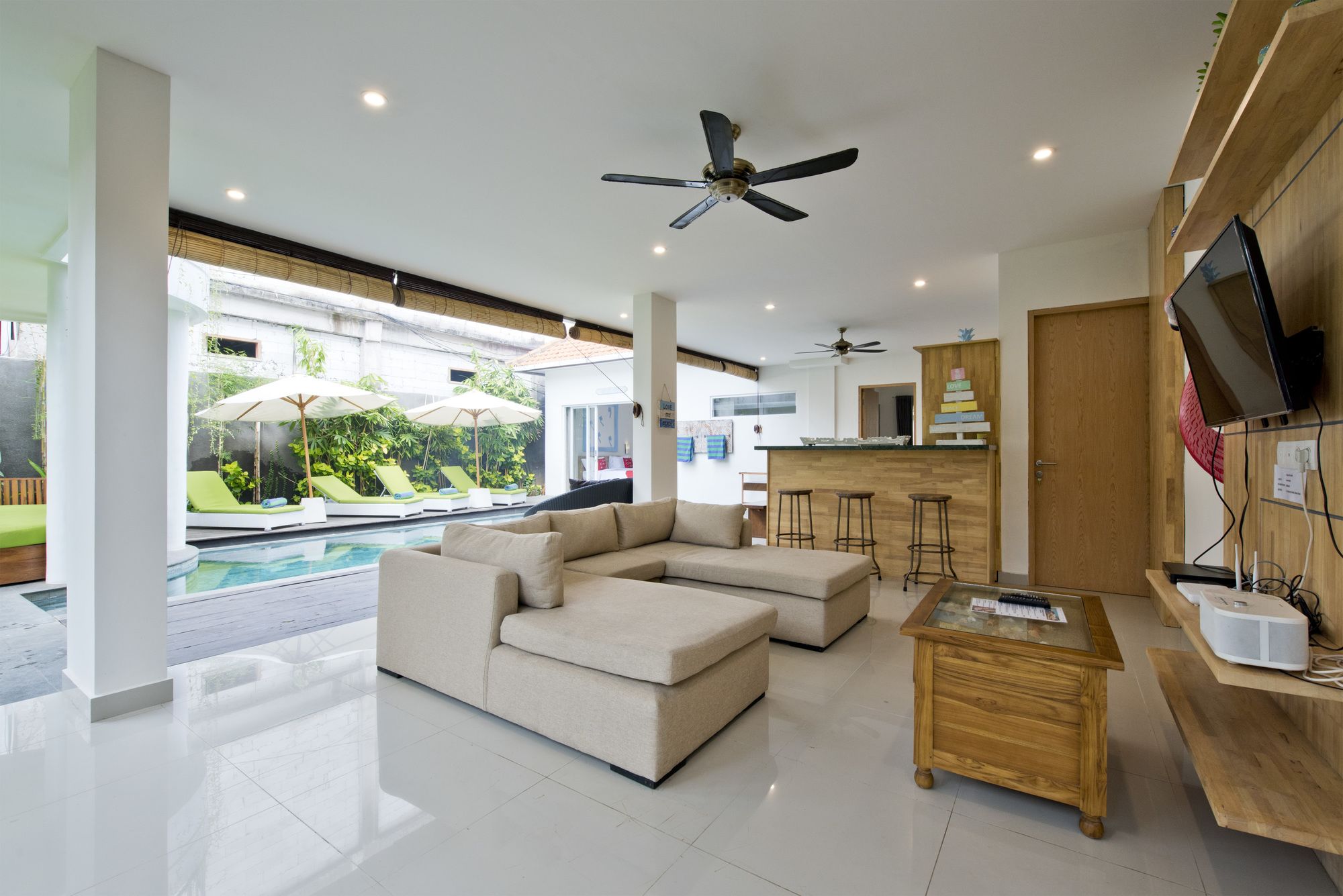 Del Mar Beach Villas