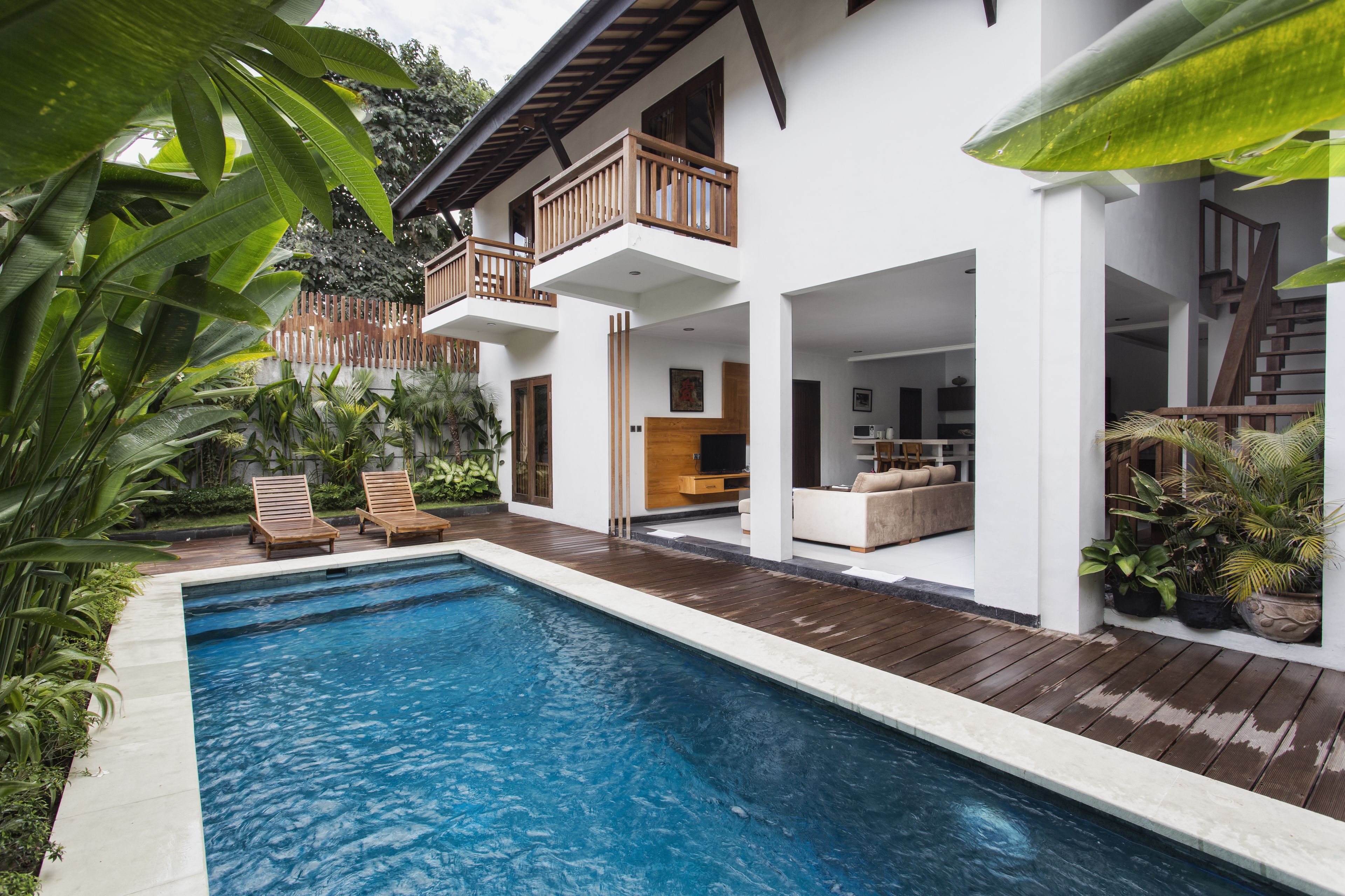 Delu Villas & Suites
