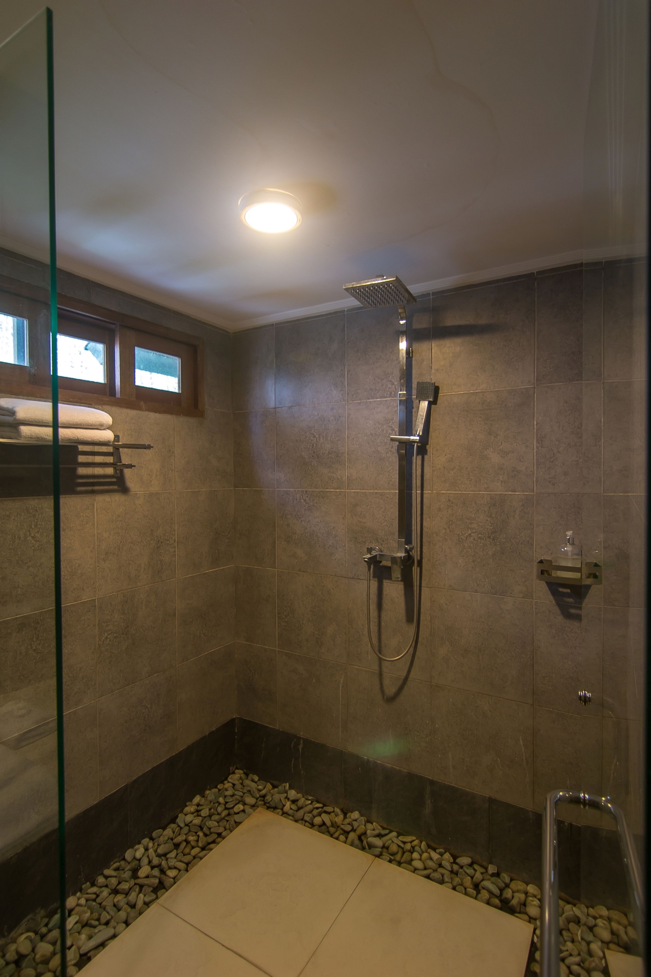 Delu Villas & Suites