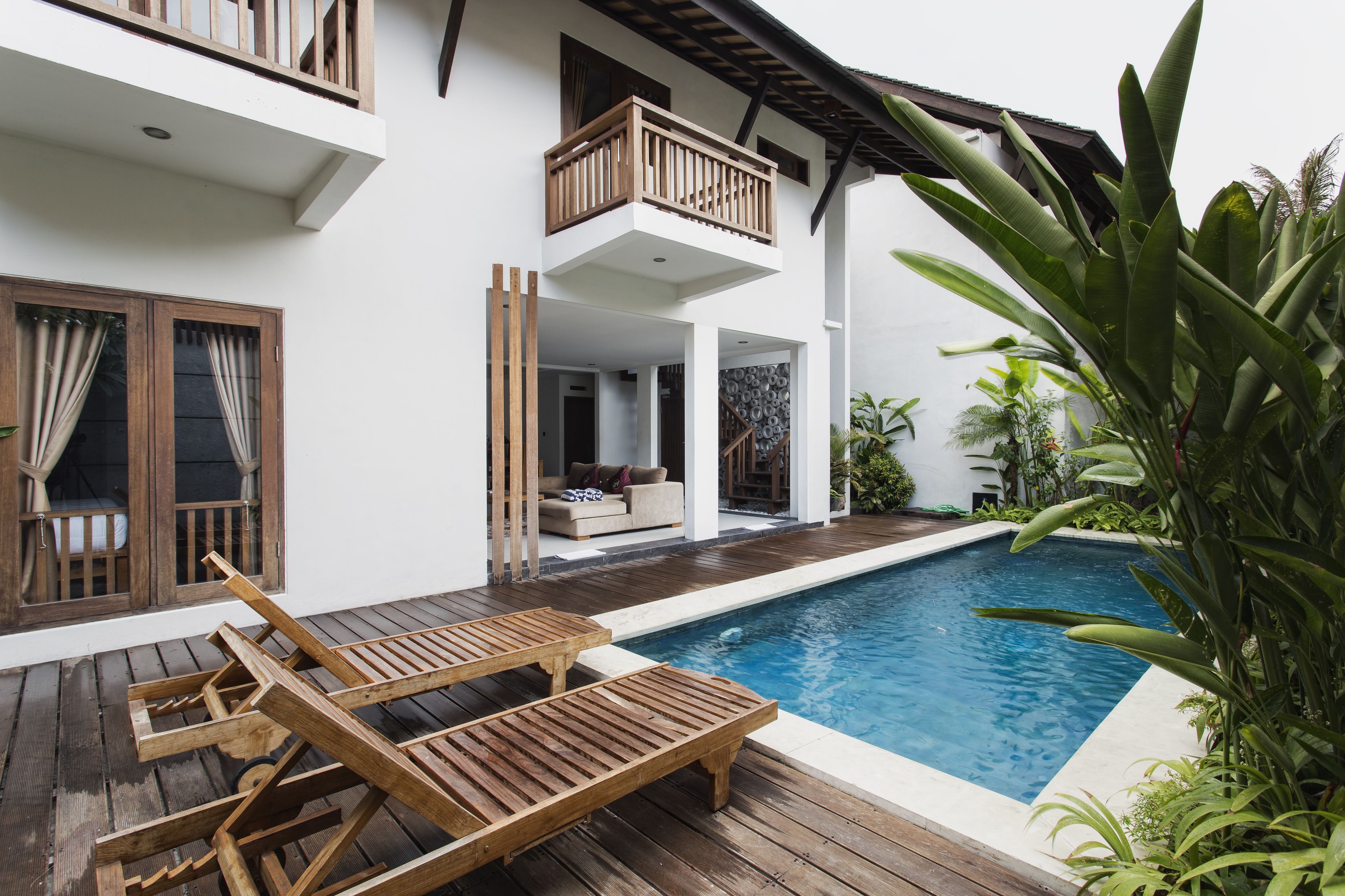 Delu Villas & Suites