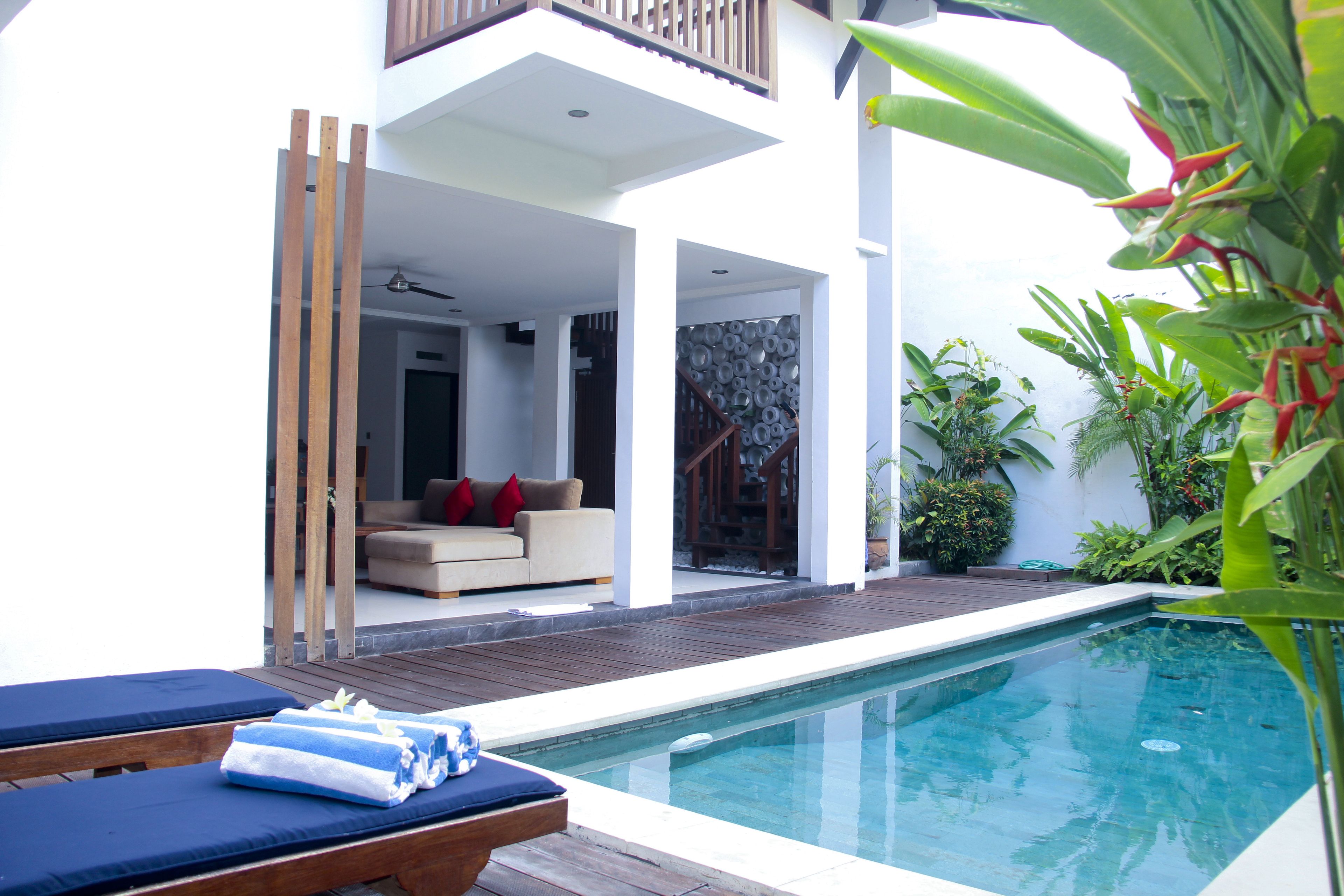 Delu Villas & Suites