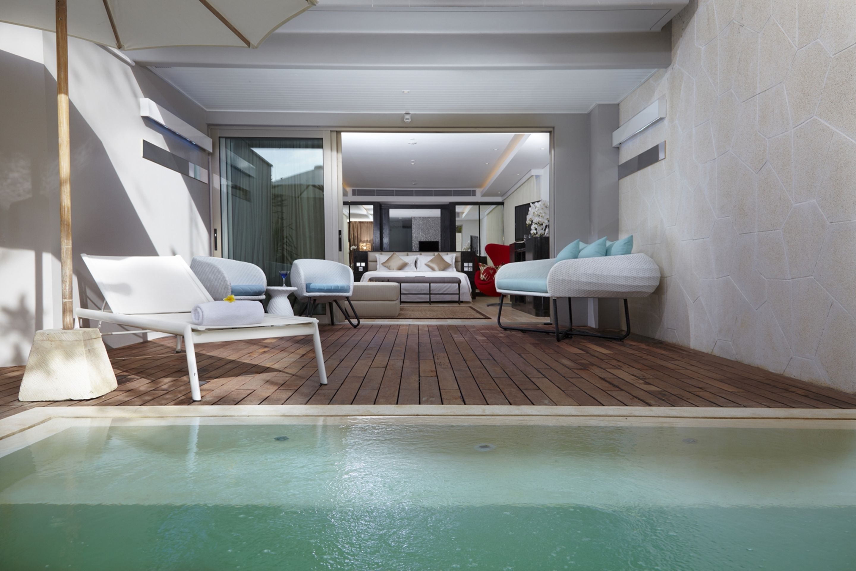 Double Six Luxury Hotel