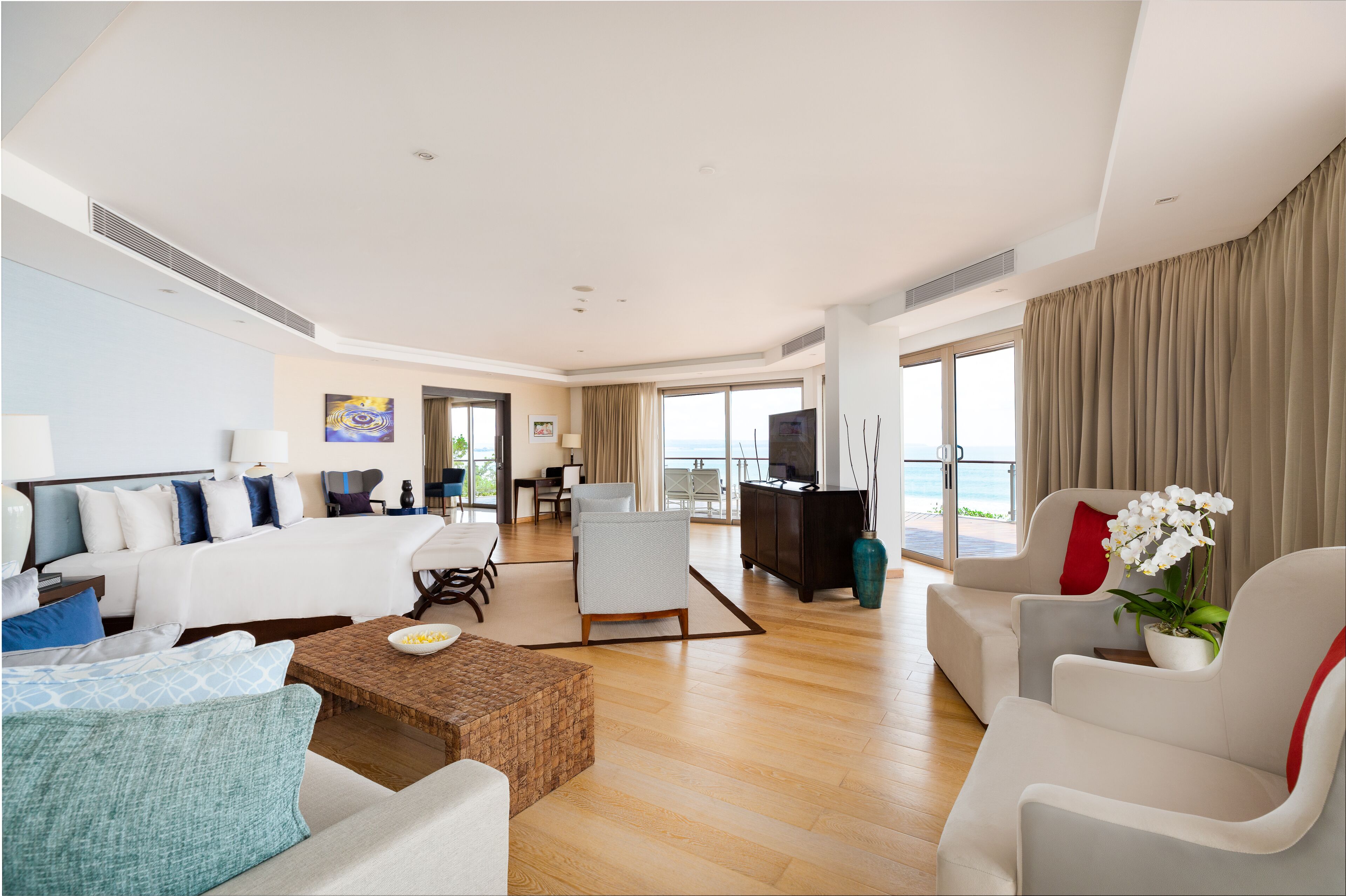 Double Six Luxury Hotel