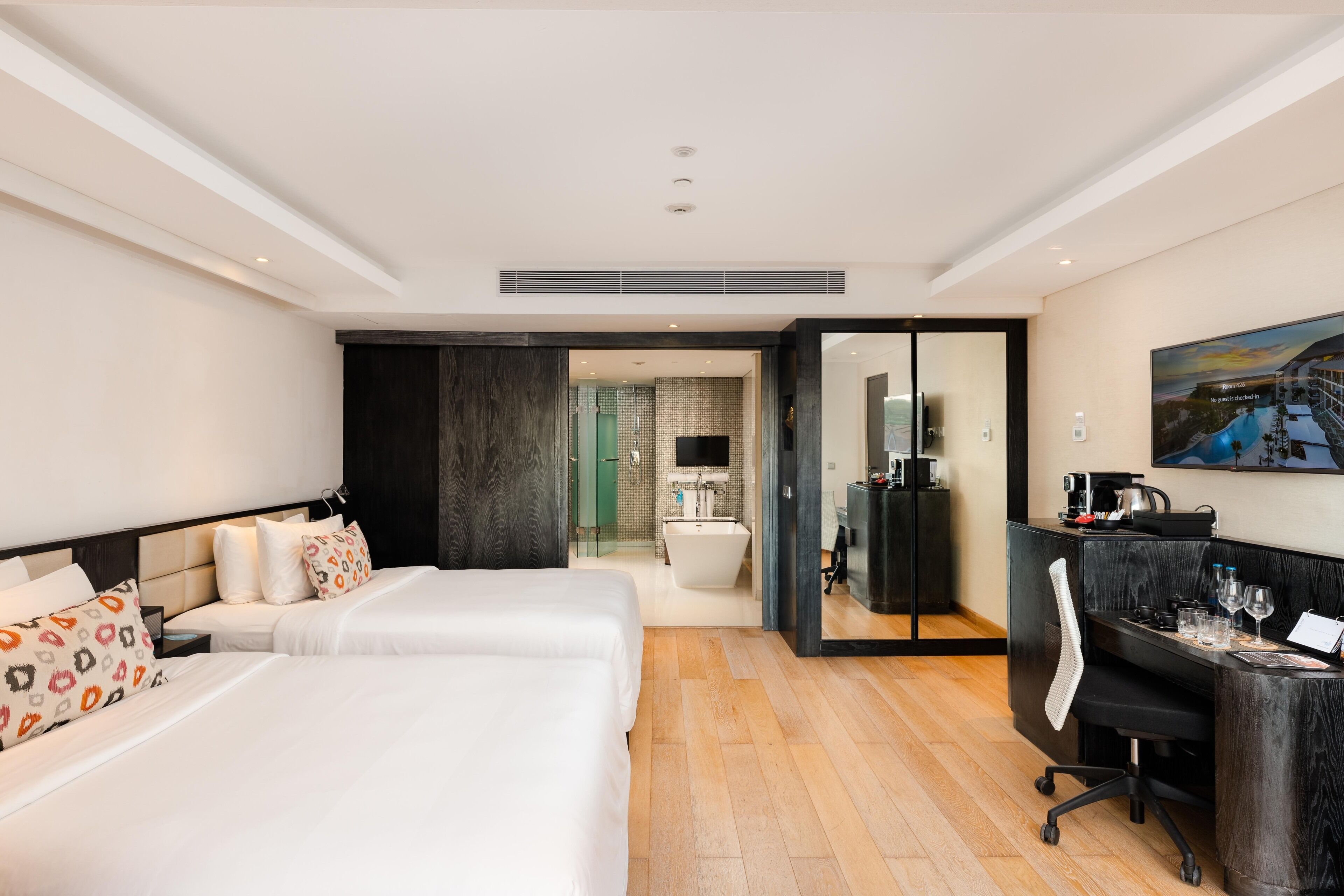 Double Six Luxury Hotel