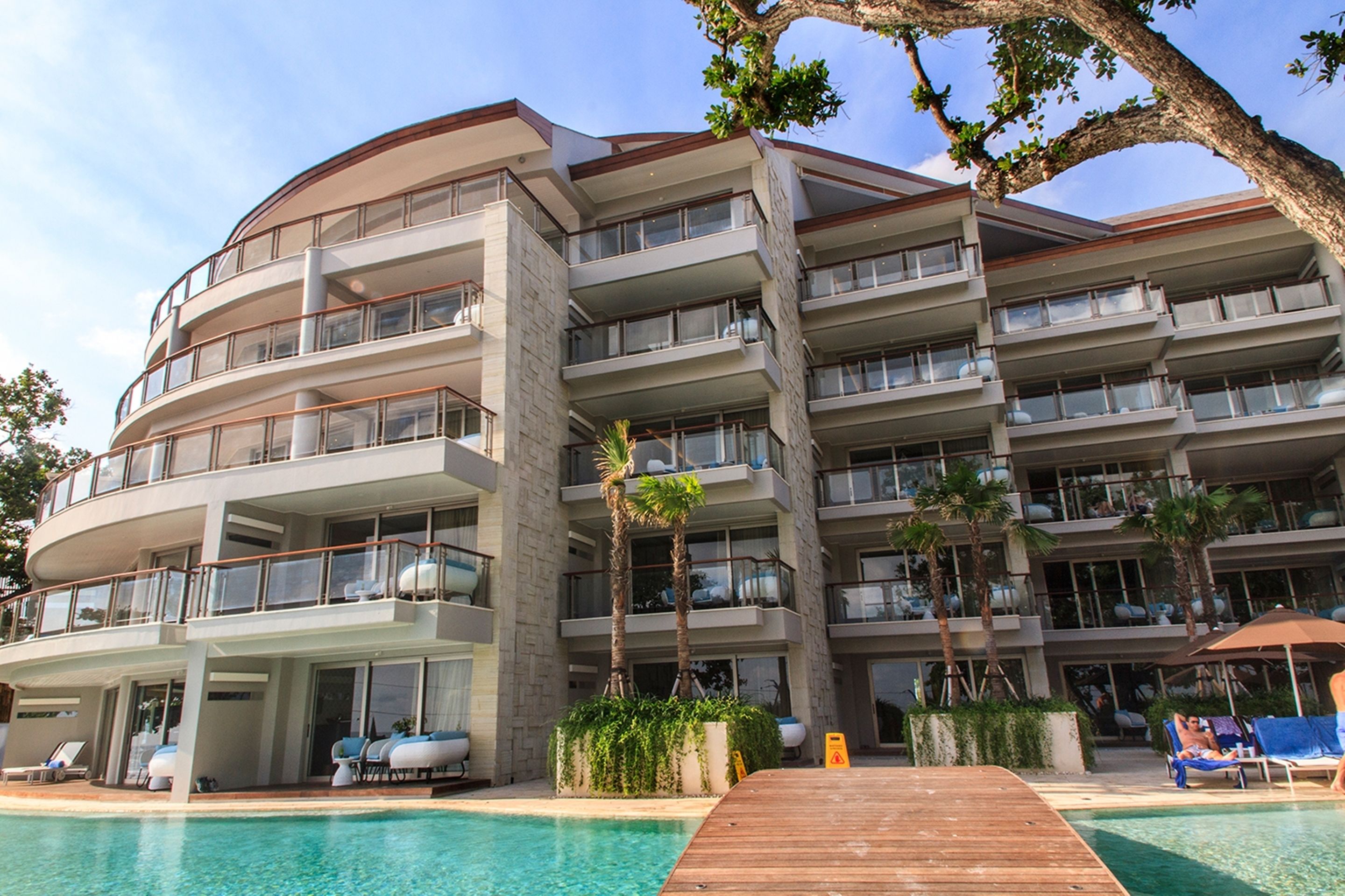 Double Six Luxury Hotel