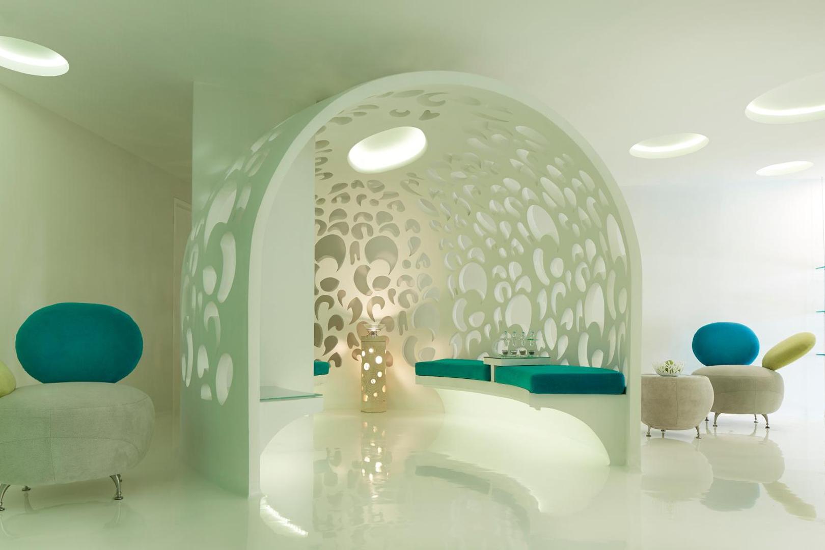 Double Six Luxury Hotel