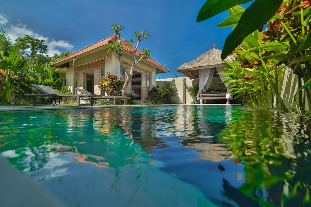 French - Victoria Villas