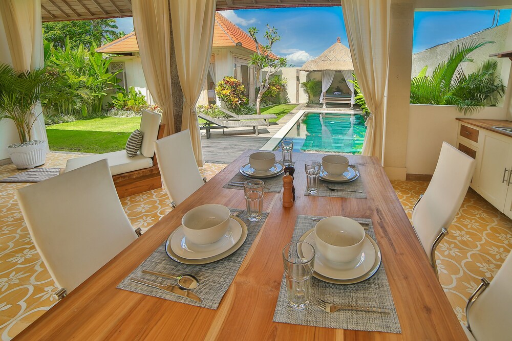 French - Victoria Villas