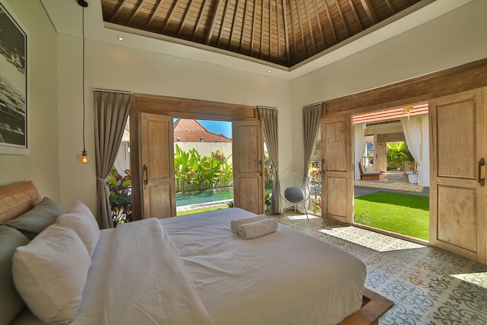 French - Victoria Villas