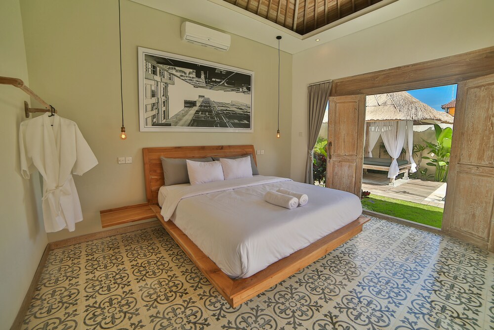 French - Victoria Villas
