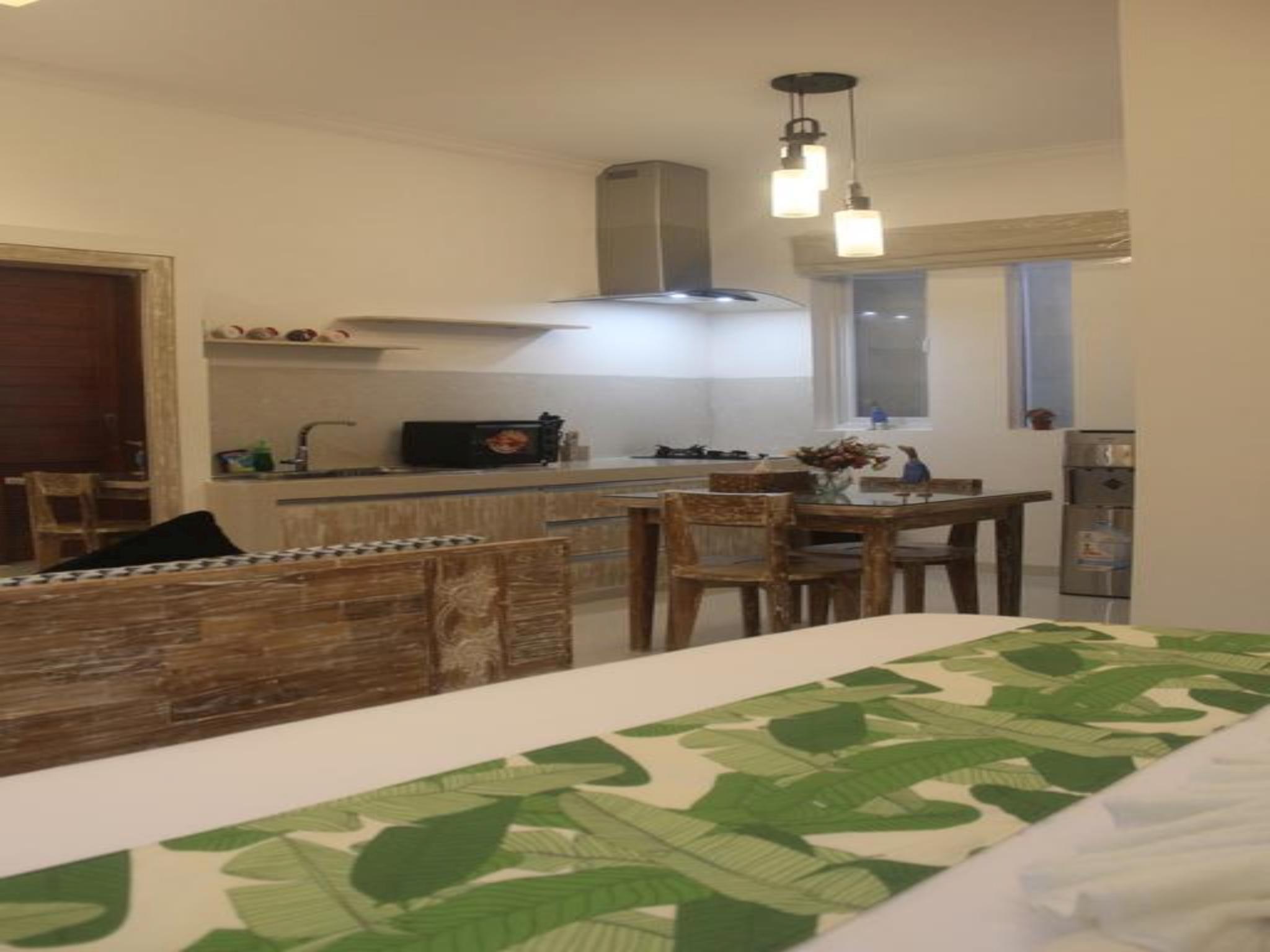 Green Studio Apartment