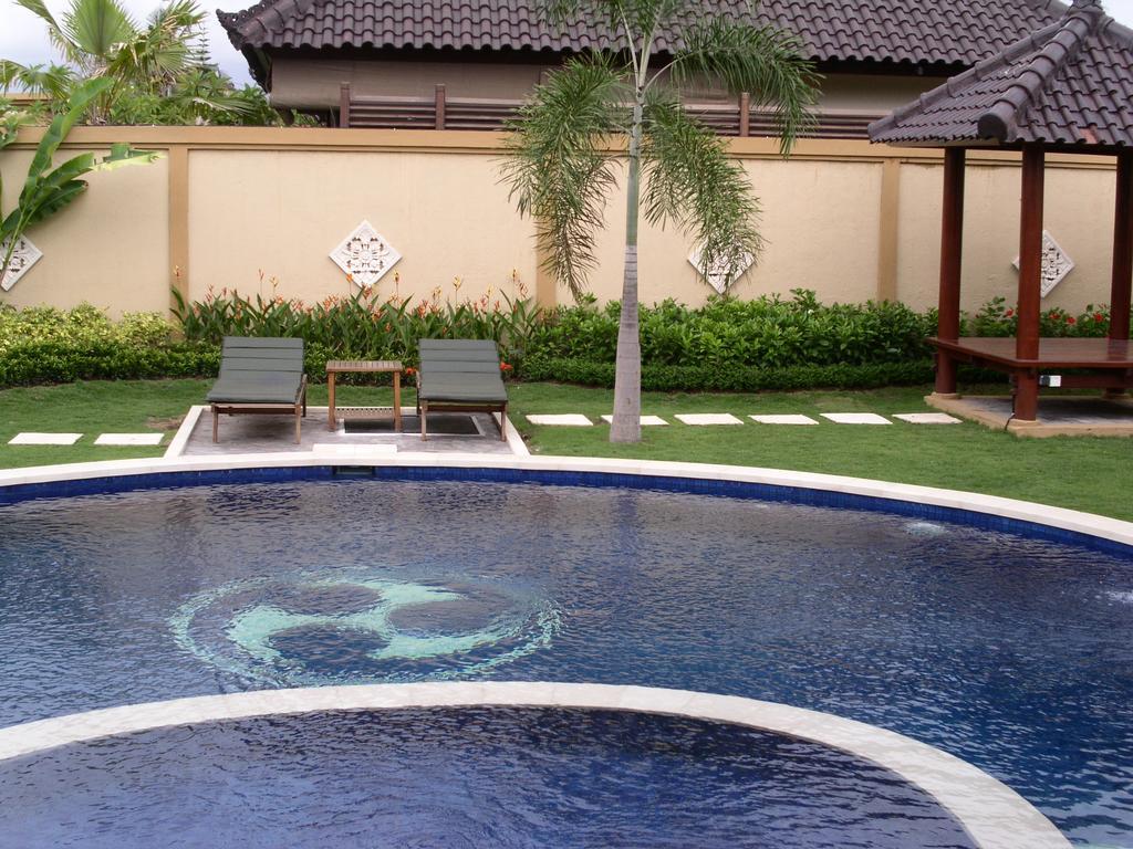 Heliconia Villa