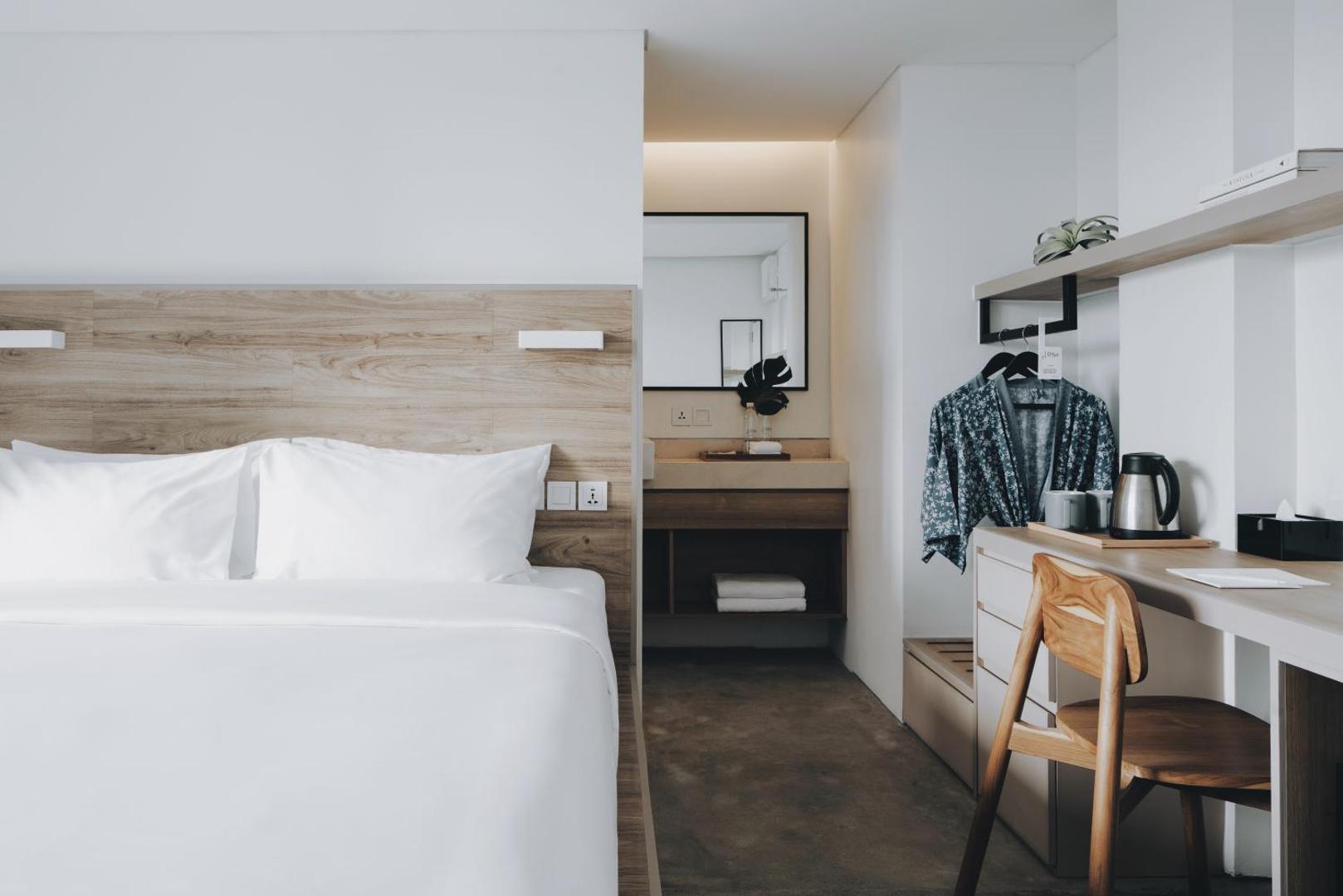 Lloyd's Inn Bali