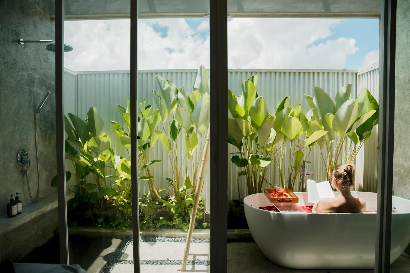 Lloyd's Inn Bali