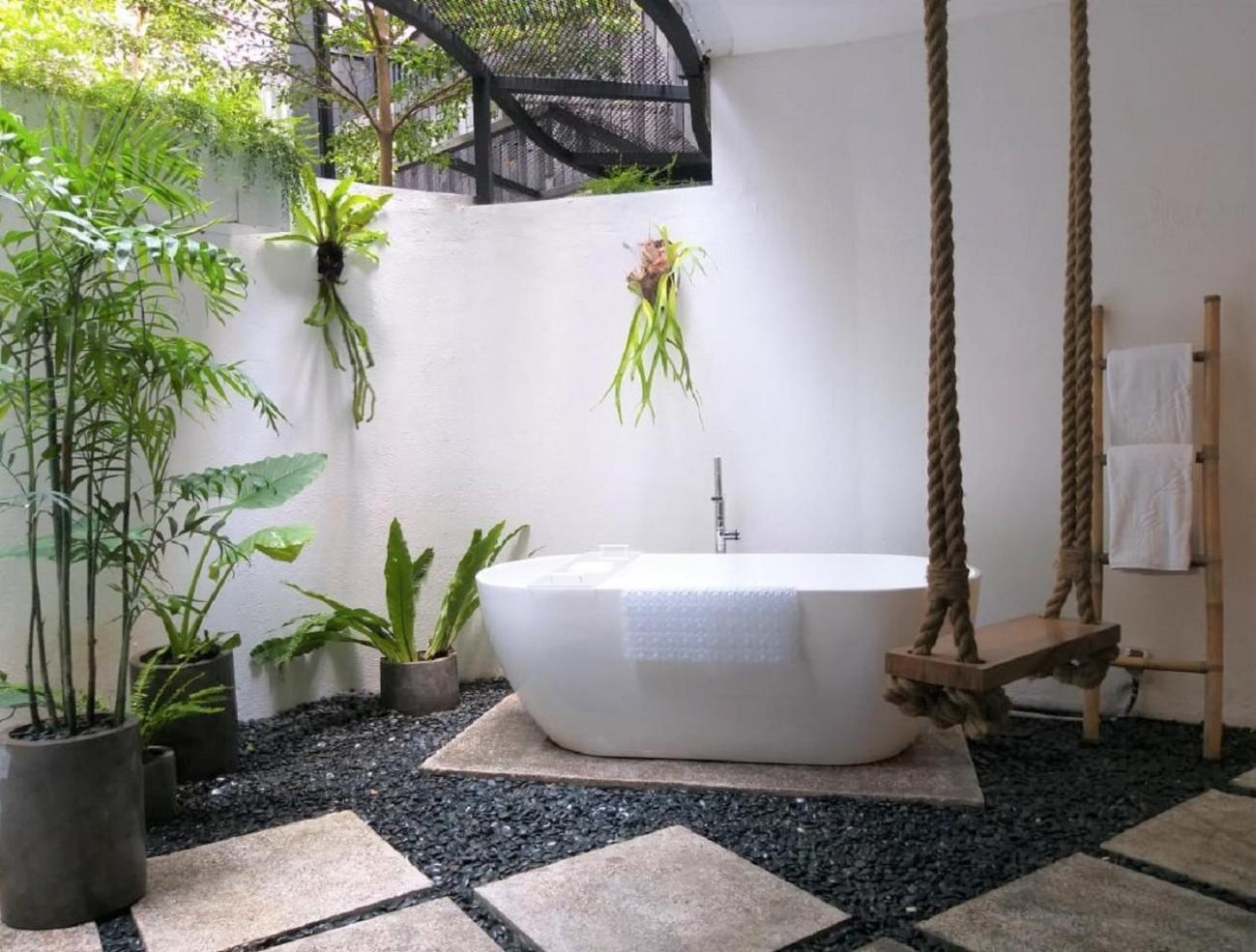 Lloyd's Inn Bali