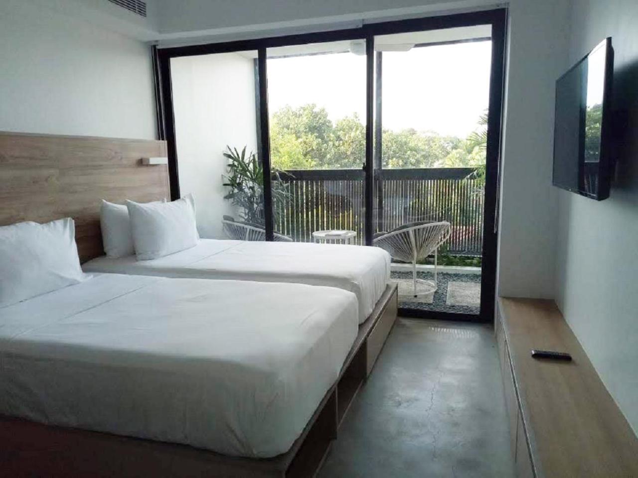 Lloyd's Inn Bali