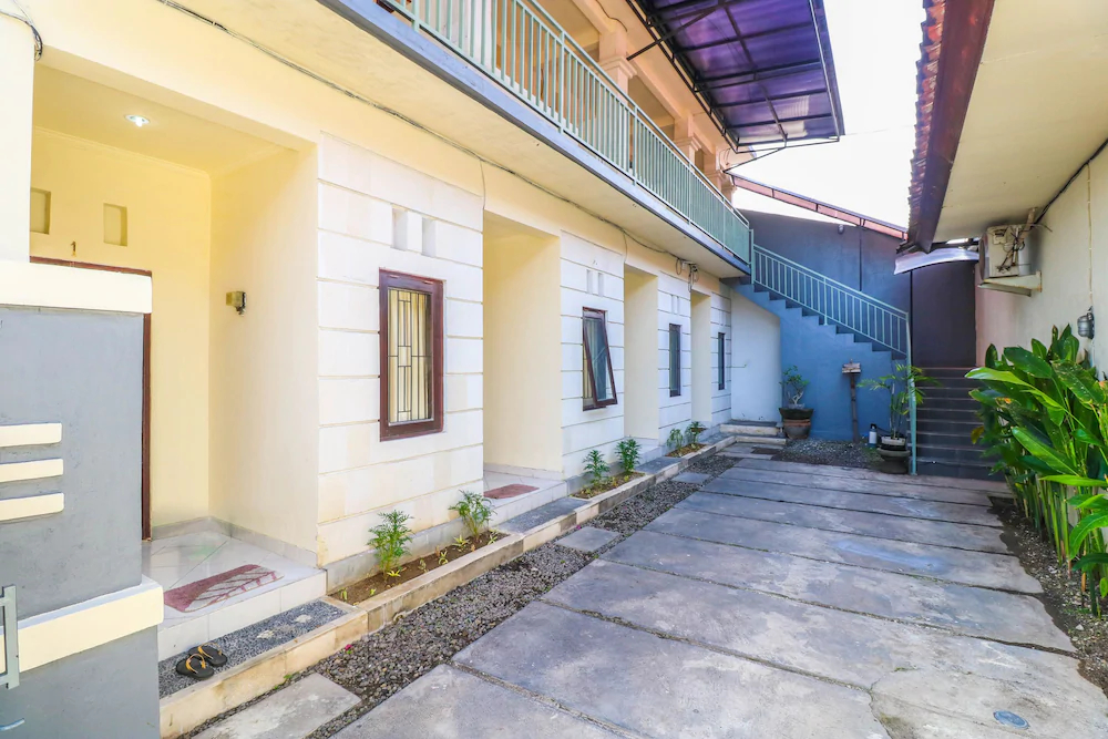 Merthan House by OYO Rooms