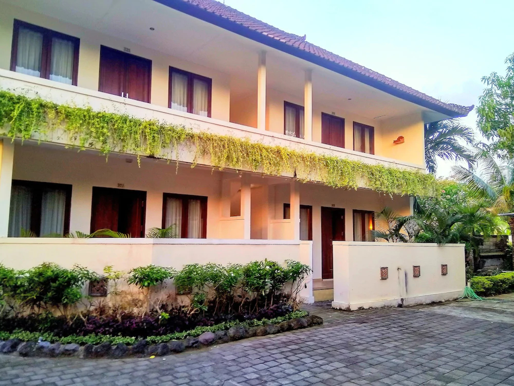 Nipuri Hotel