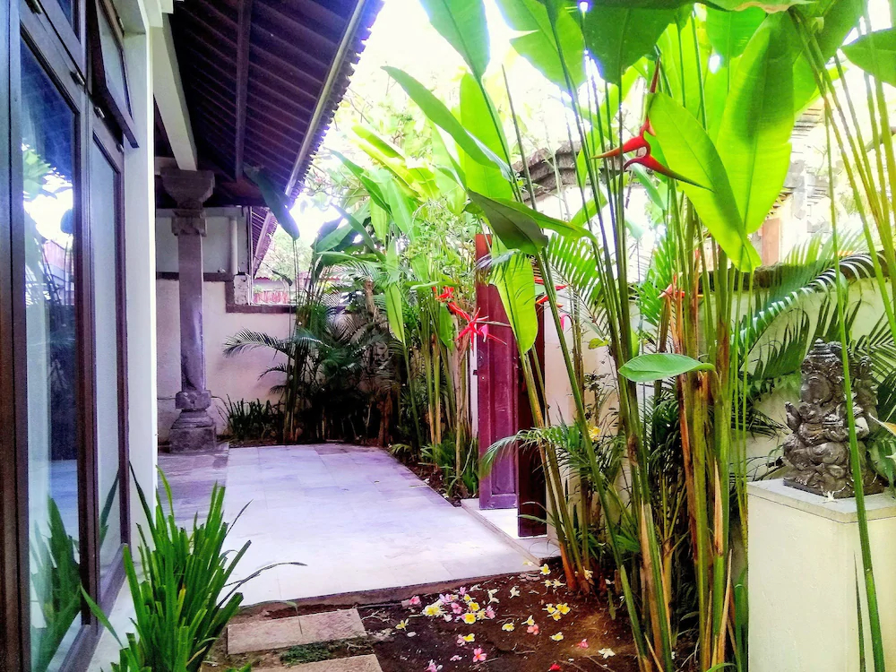 Nipuri Hotel