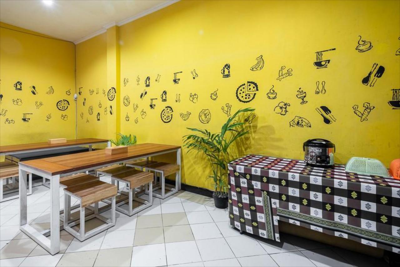 RedDoorz Hostel Near Trans Studio mall