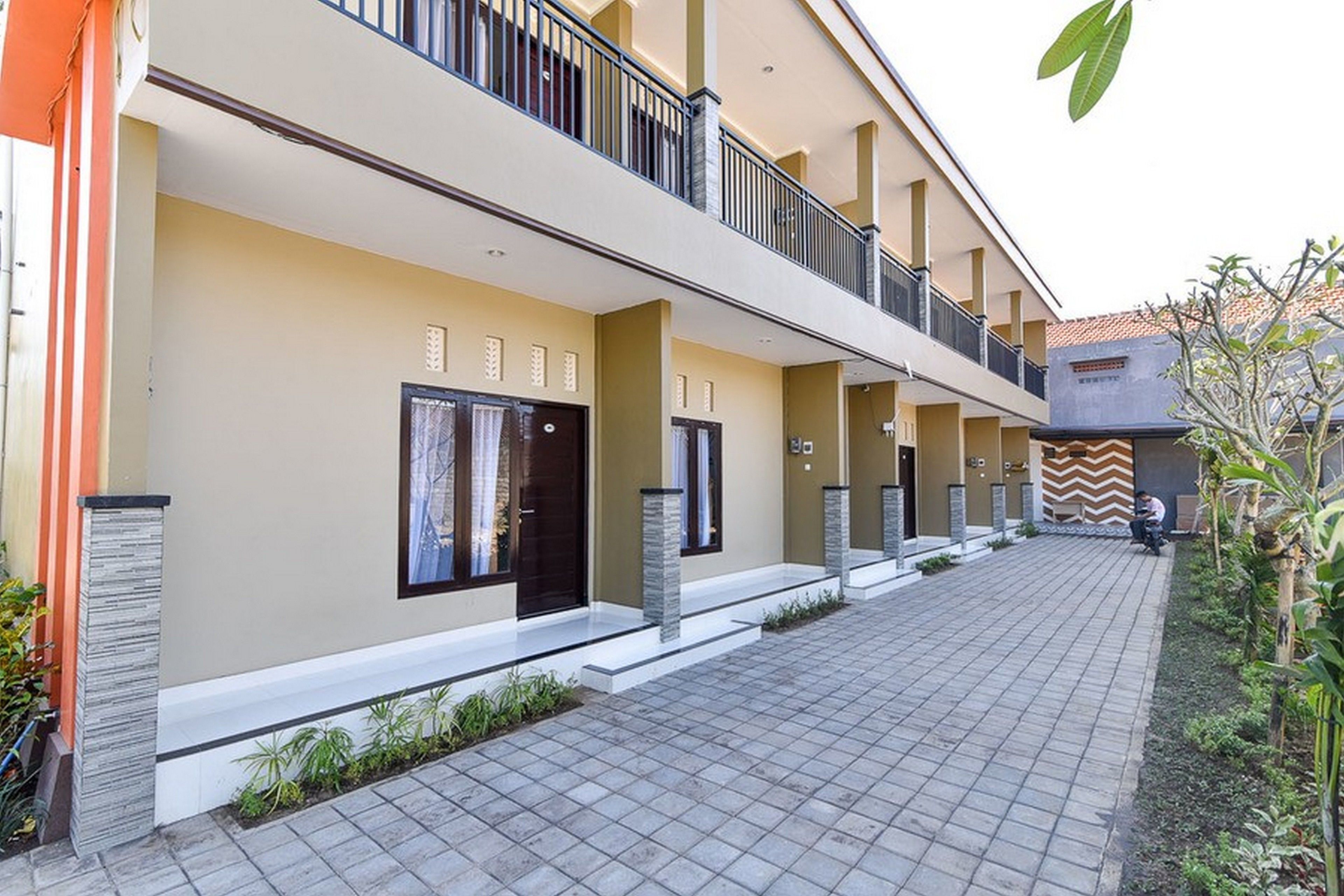 RedDoorz Plus Near Jalan Imam Bonjol Denpasar