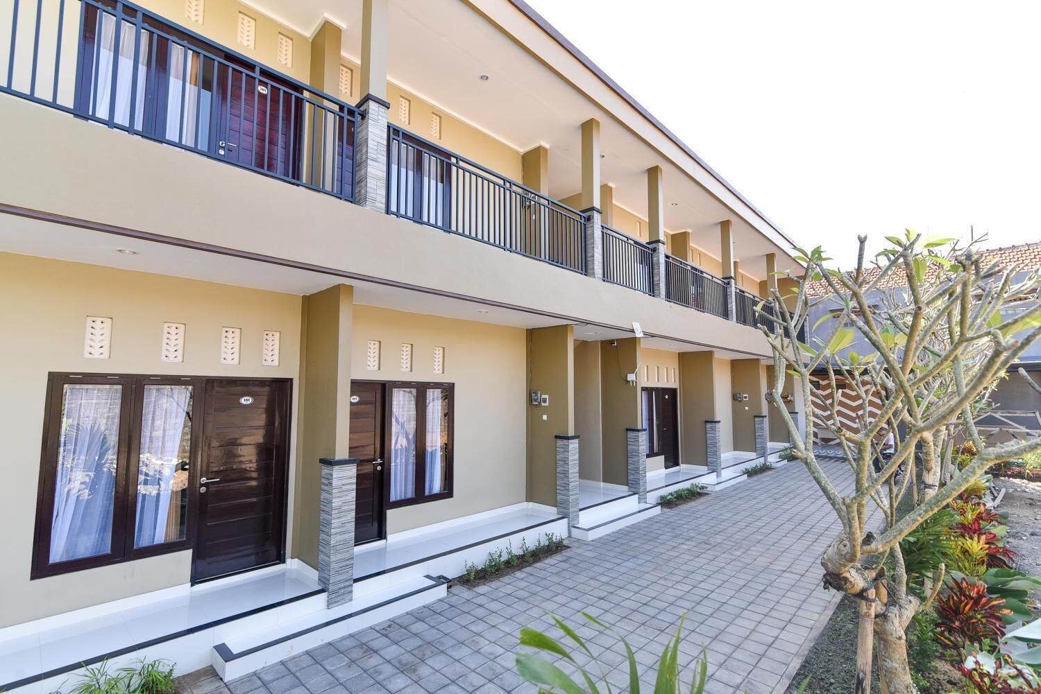 RedDoorz Plus Near Jalan Imam Bonjol Denpasar