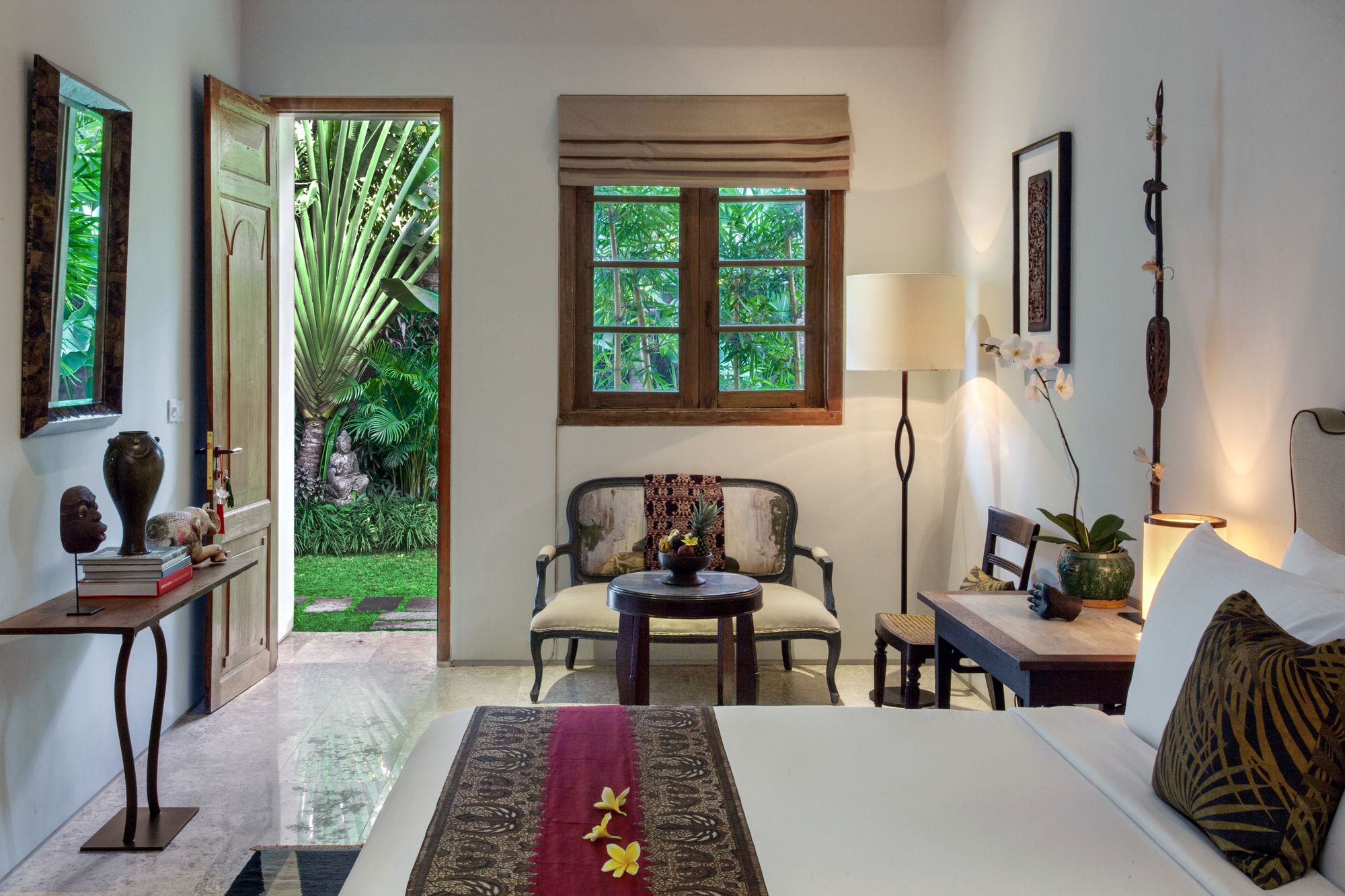 Room & Vespa 3