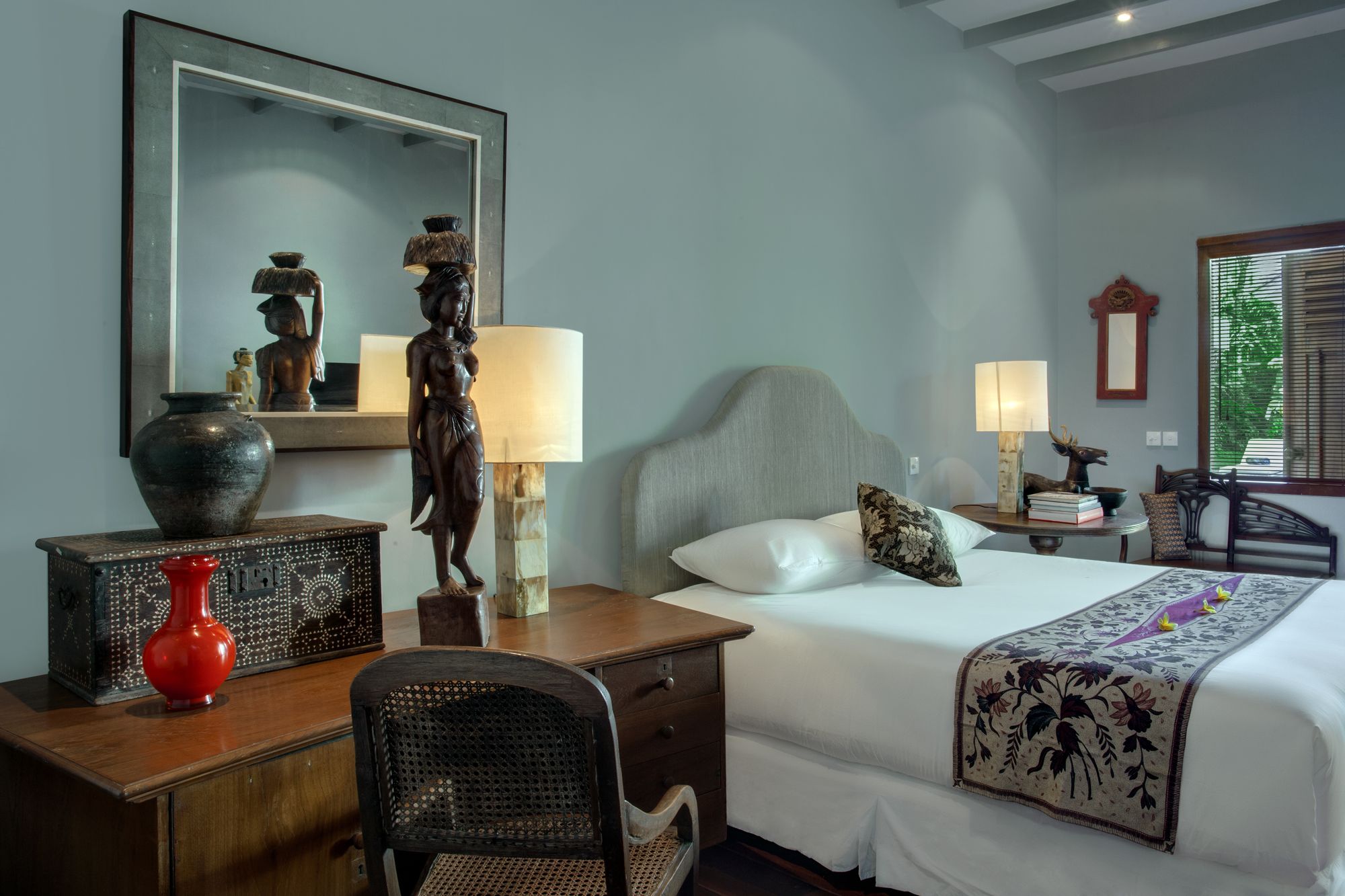 Room & Vespa 3