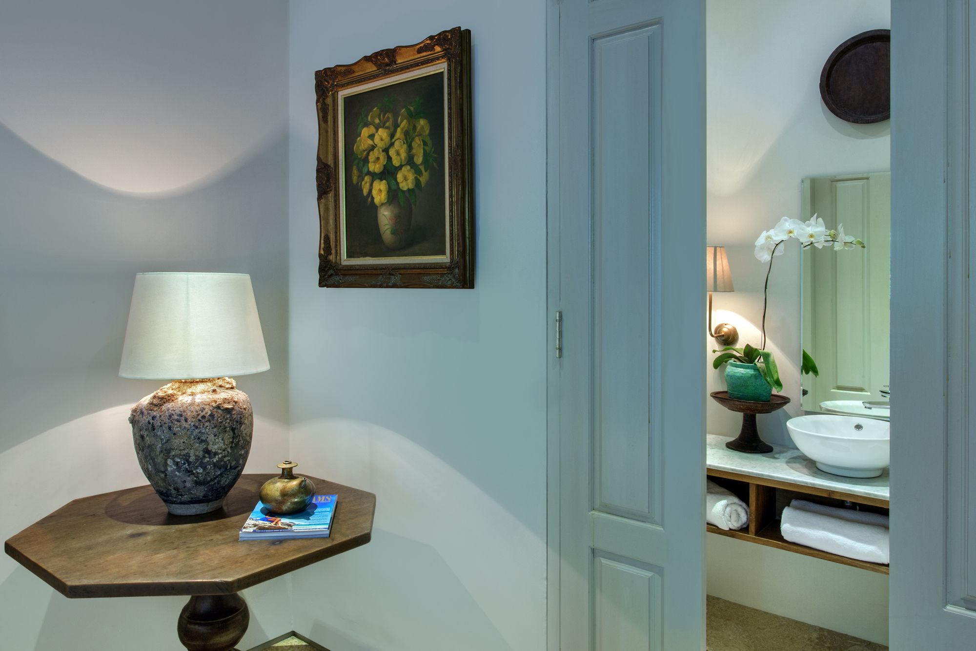Room & Vespa 3