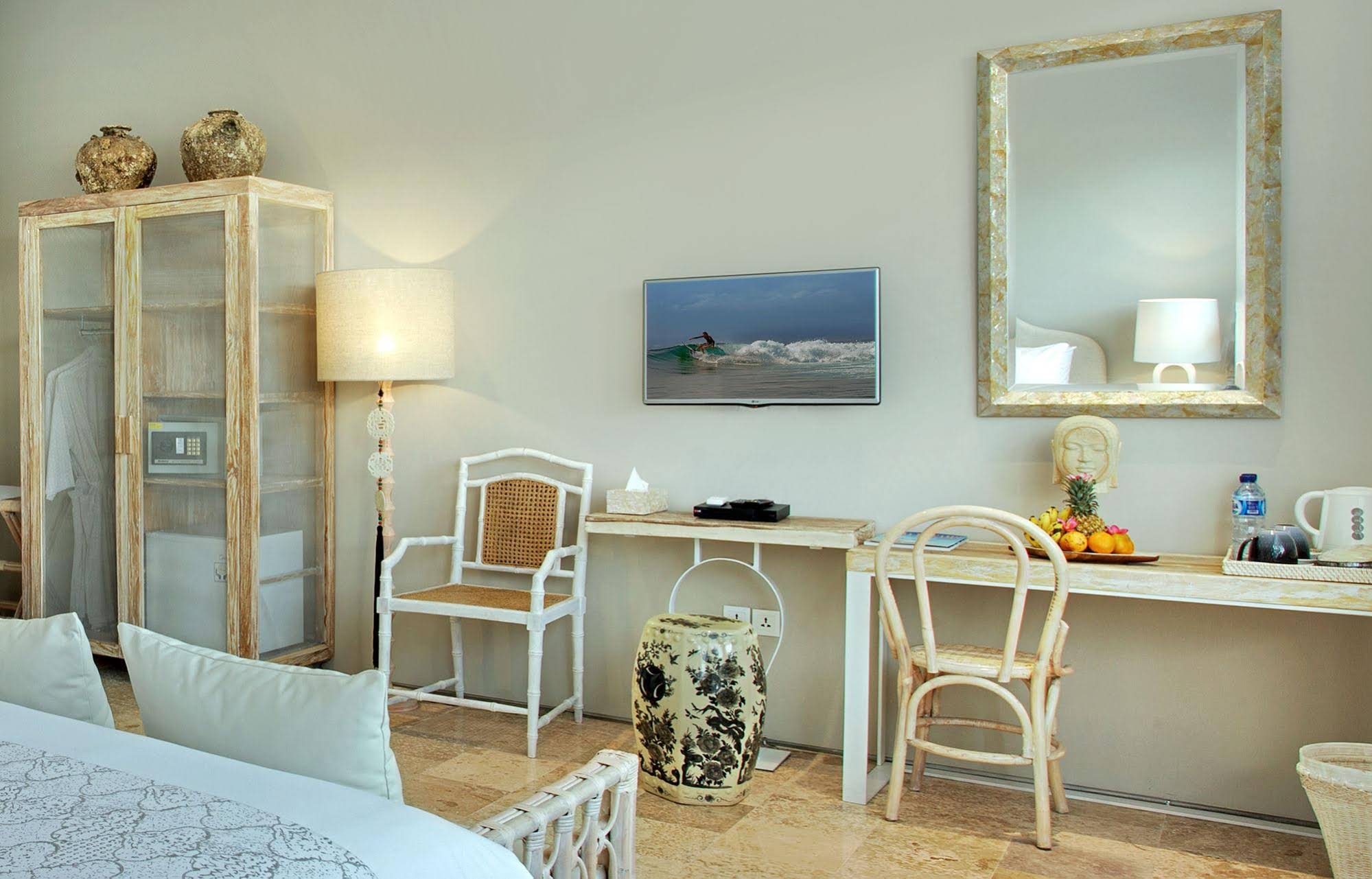 Room & Vespa 4
