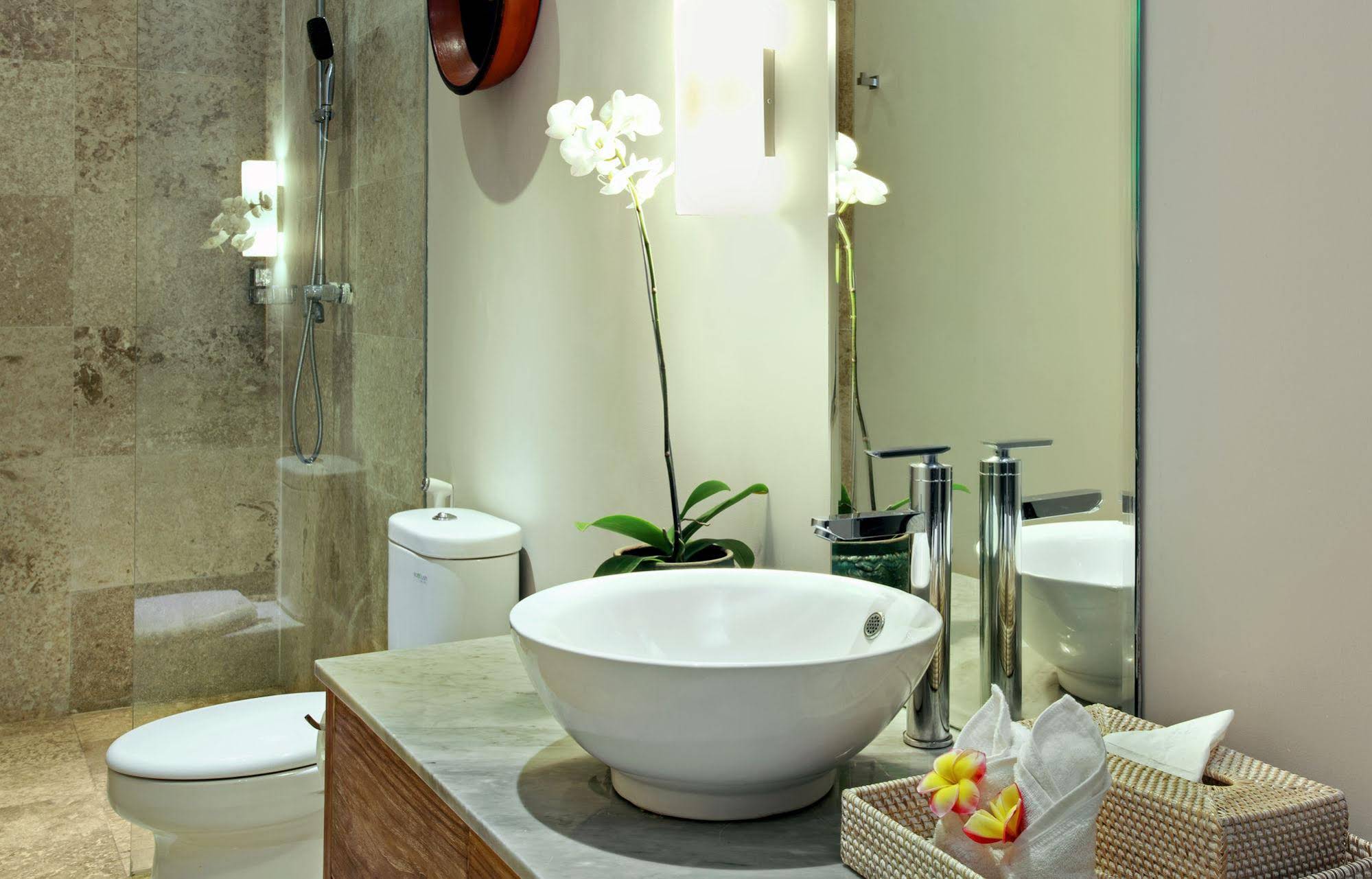 Room & Vespa 4