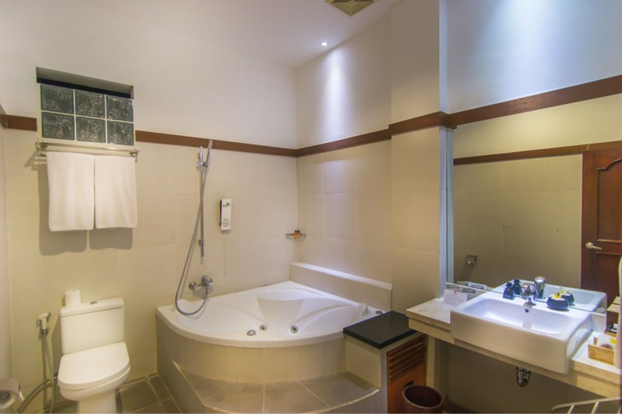 Seminyak Square Hotel