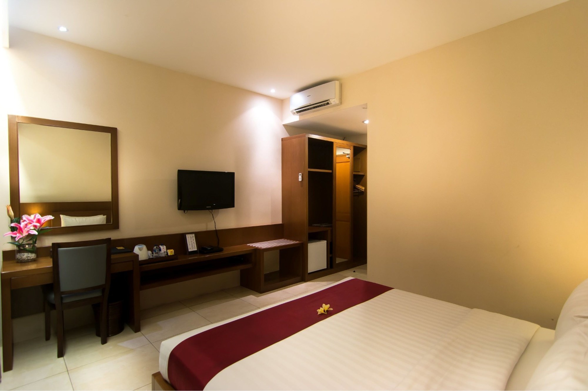 Seminyak Square Hotel