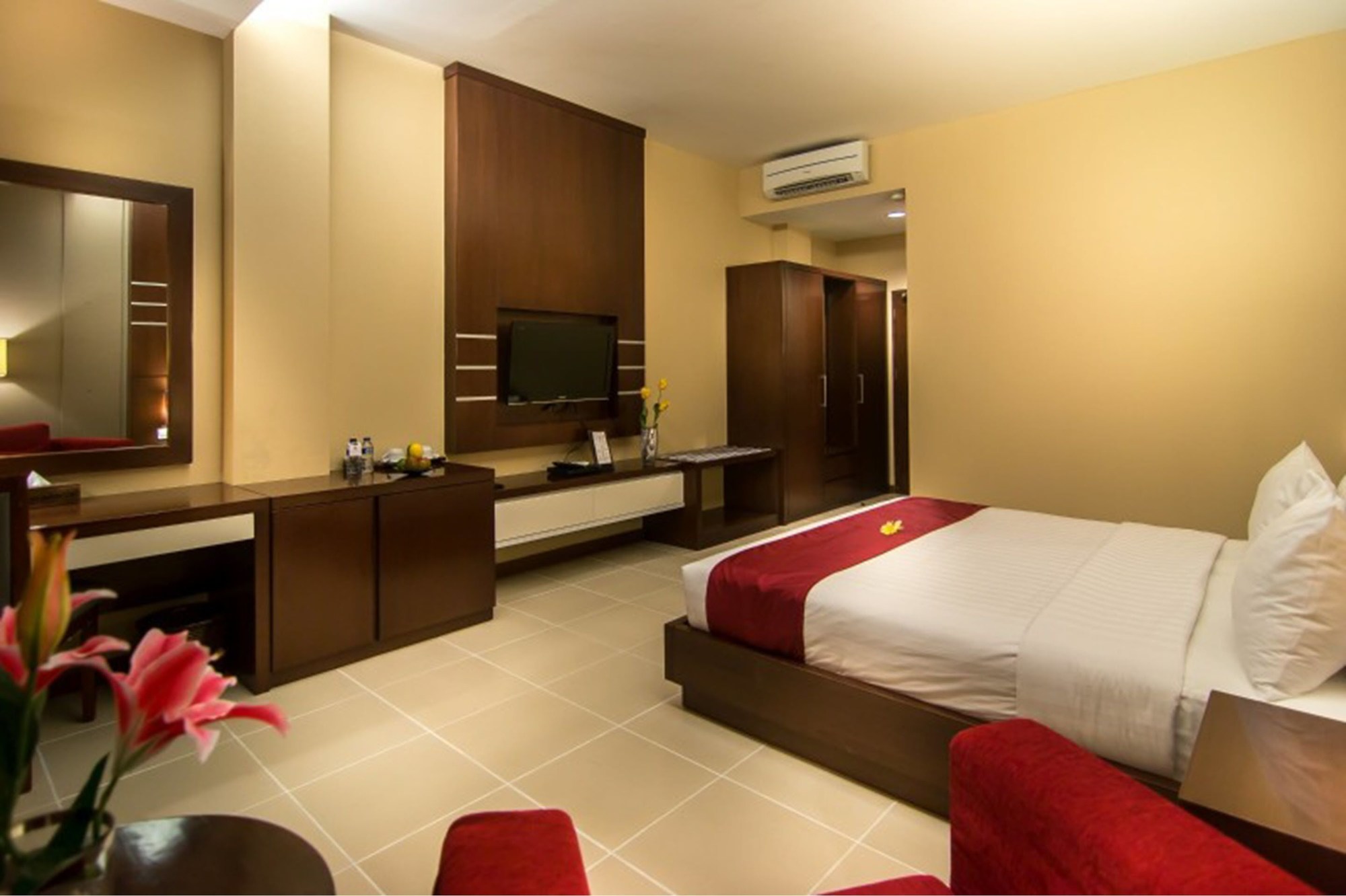 Seminyak Square Hotel