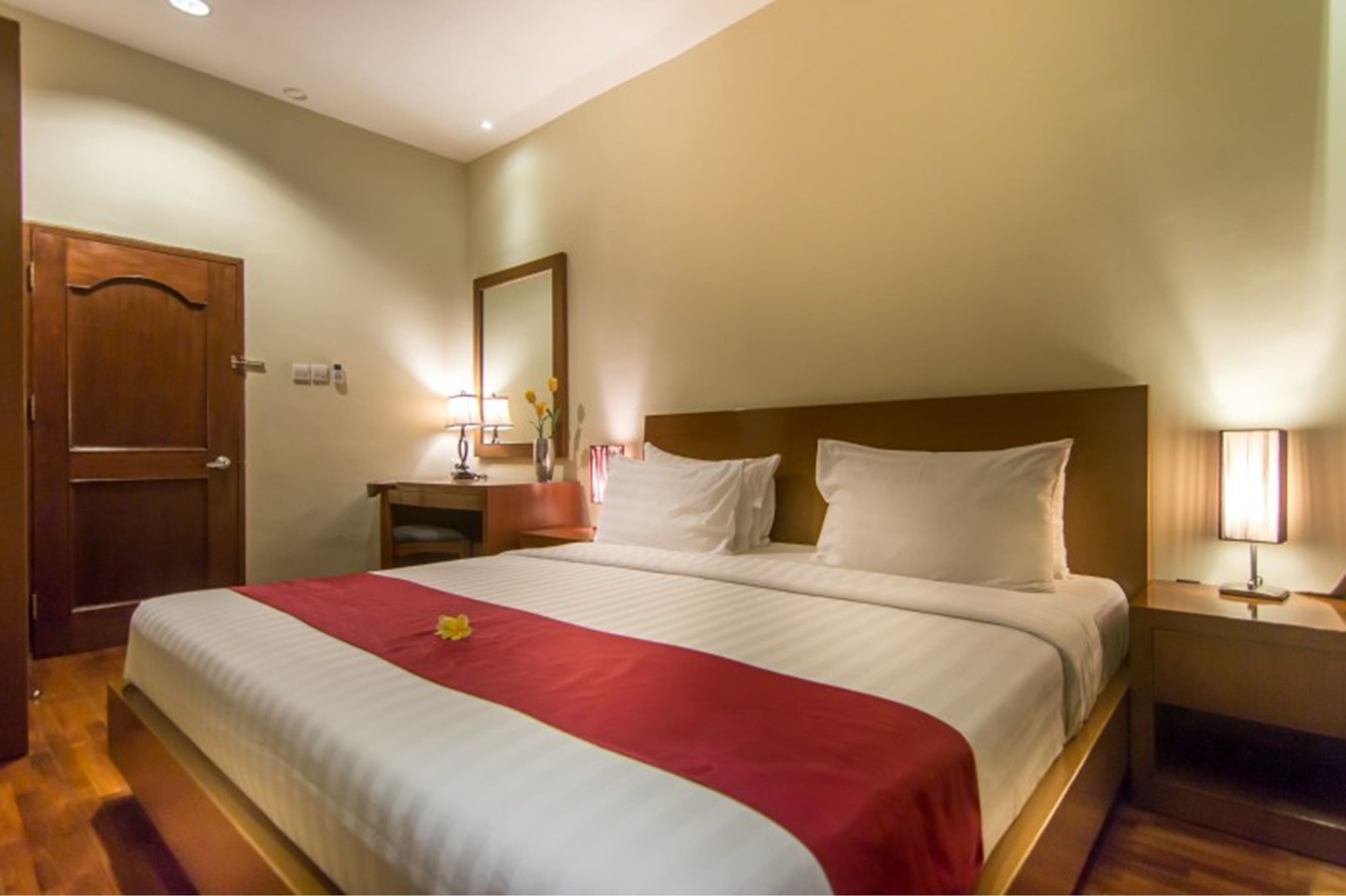 Seminyak Square Hotel