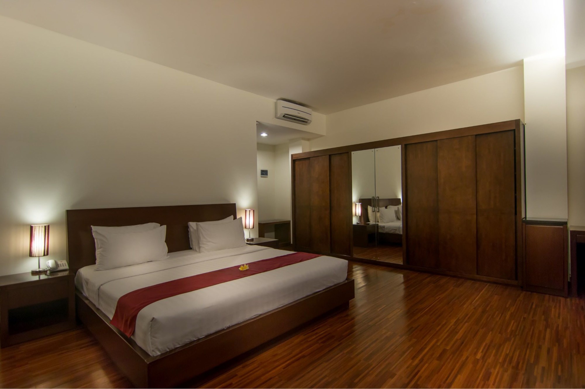 Seminyak Square Hotel