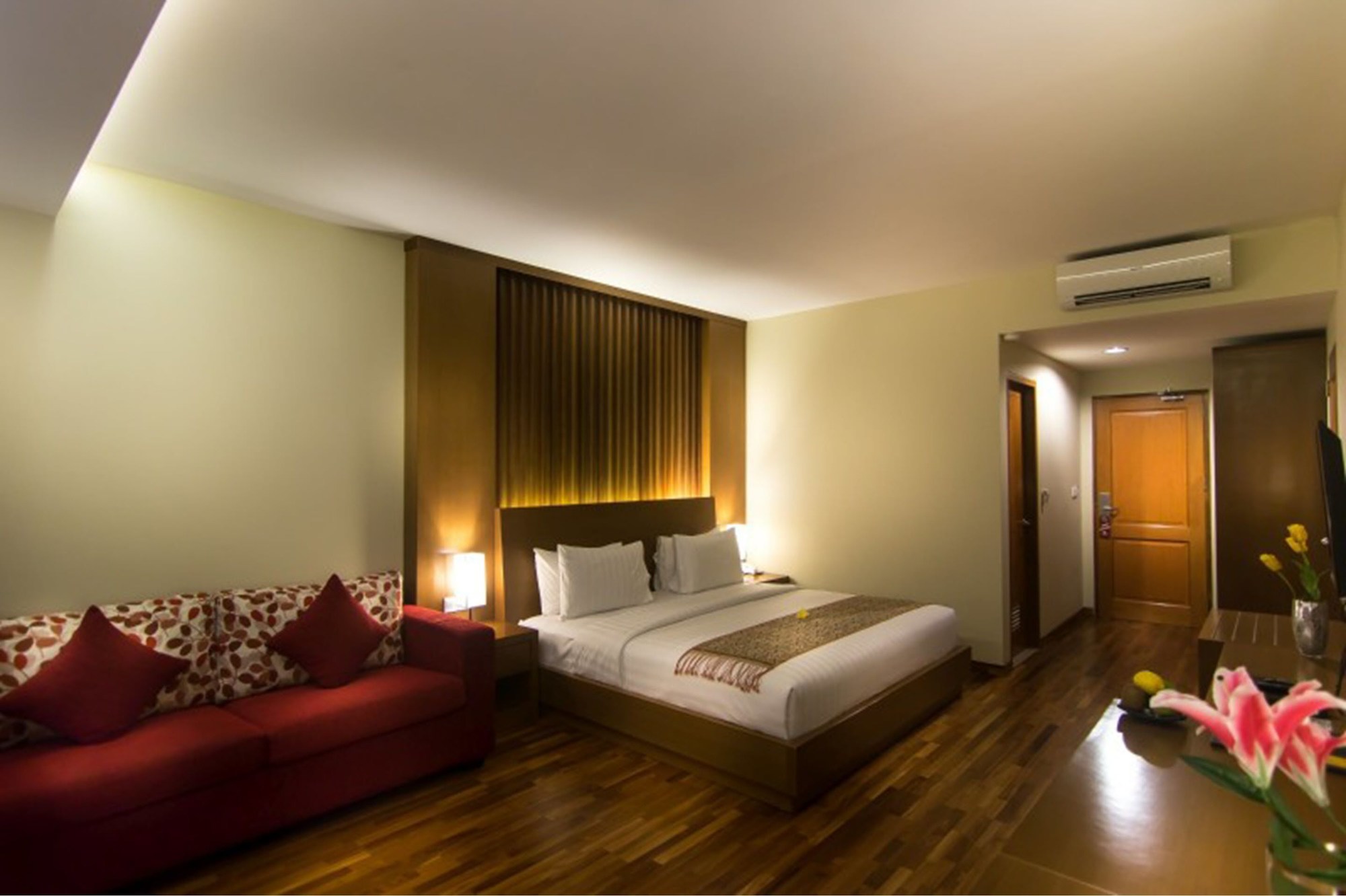 Seminyak Square Hotel