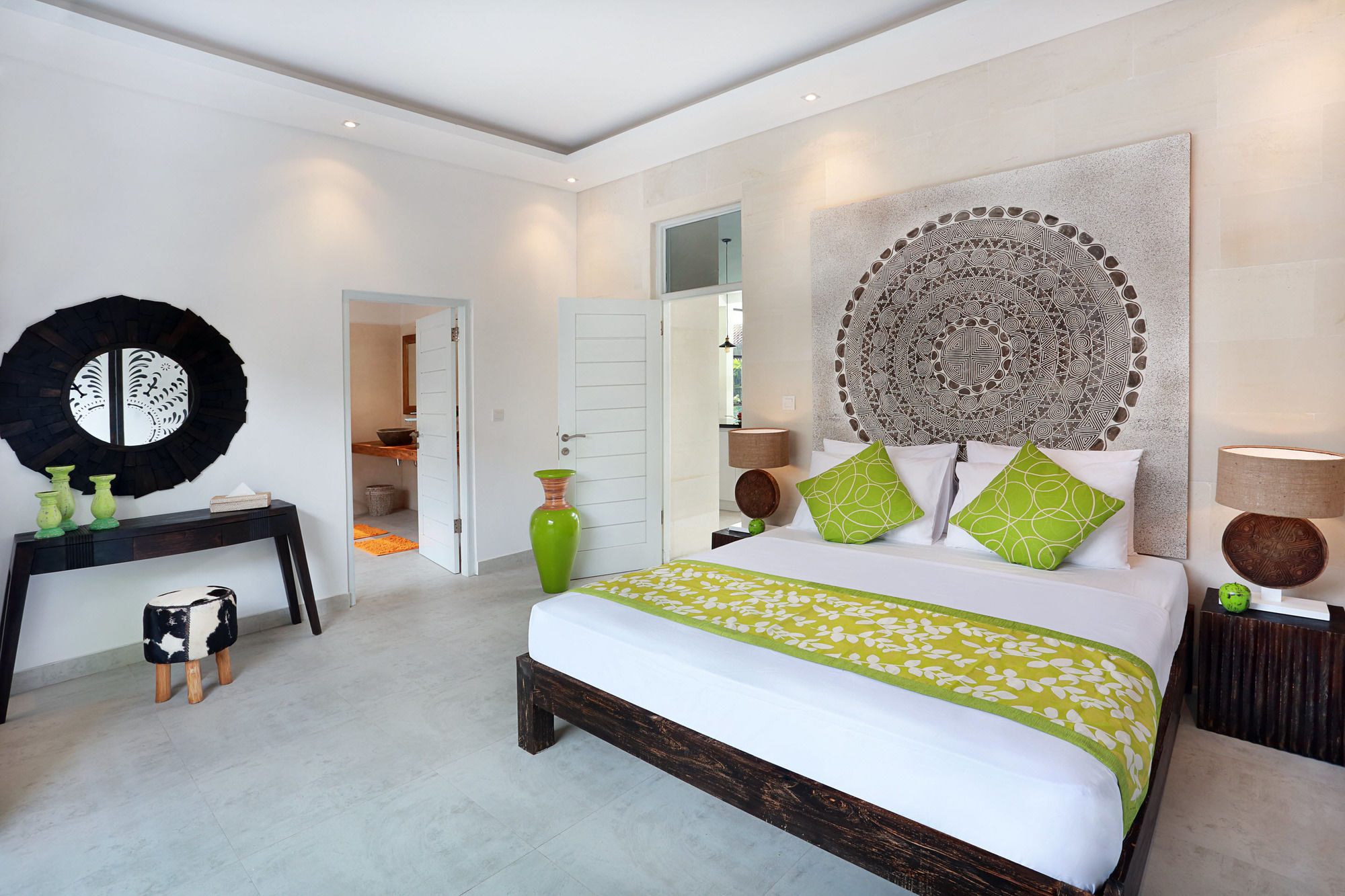 Seminyak White Design Villa