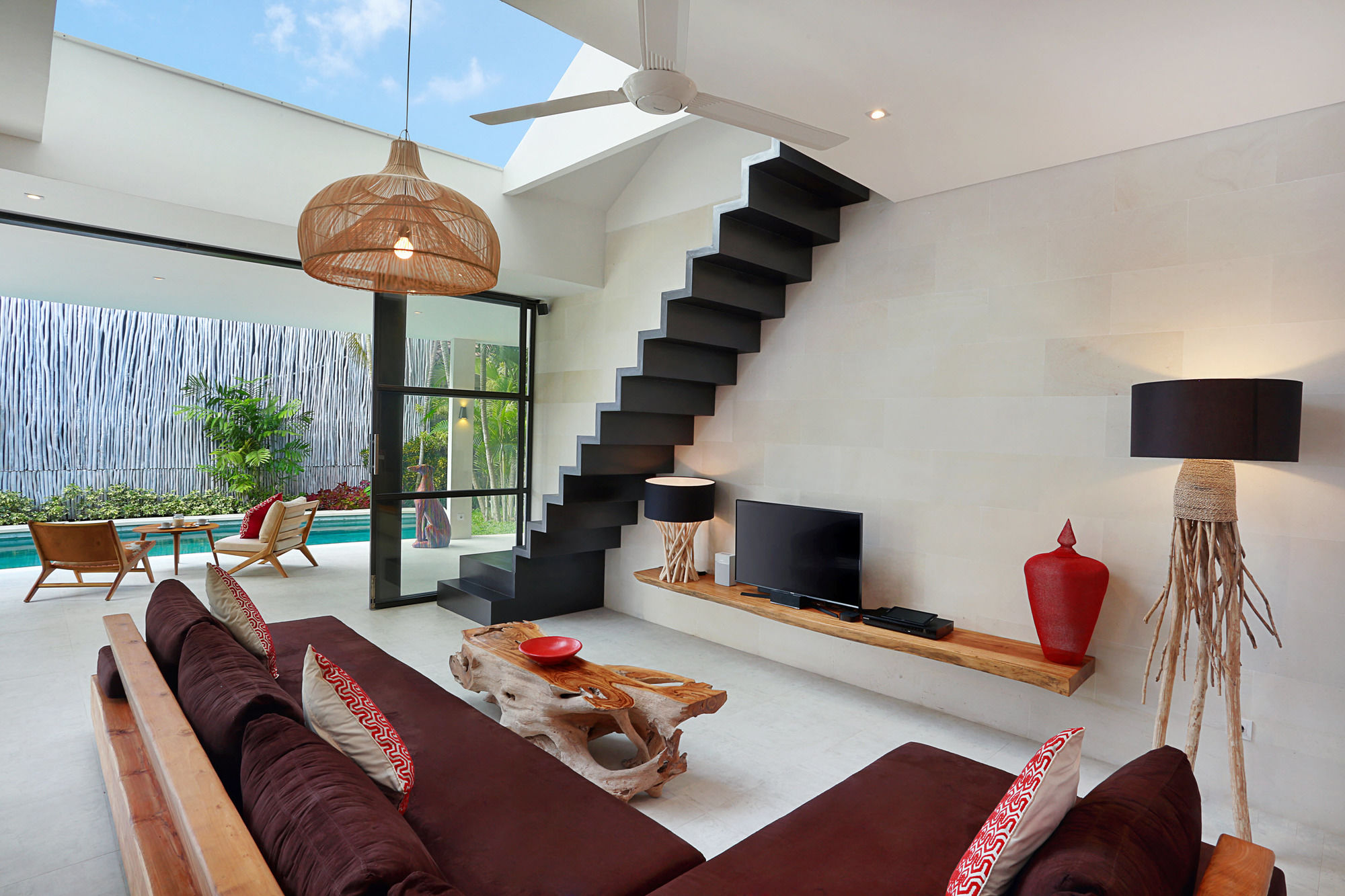 Seminyak White Design Villa