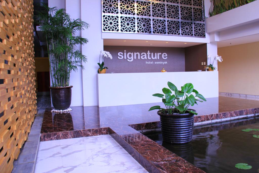 Signature Seminyak Smart Hotel