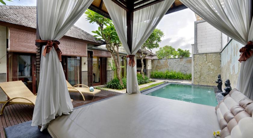 The Khayangan Dreams Villa Seminyak