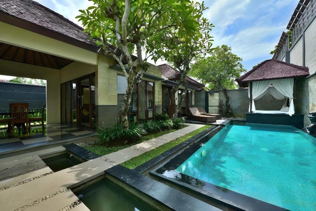 The Khayangan Dreams Villa Seminyak