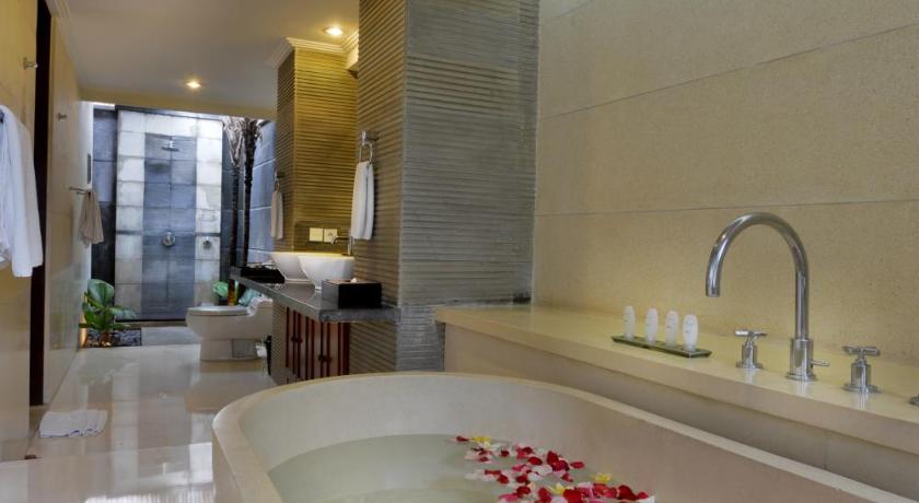 The Khayangan Dreams Villa Seminyak