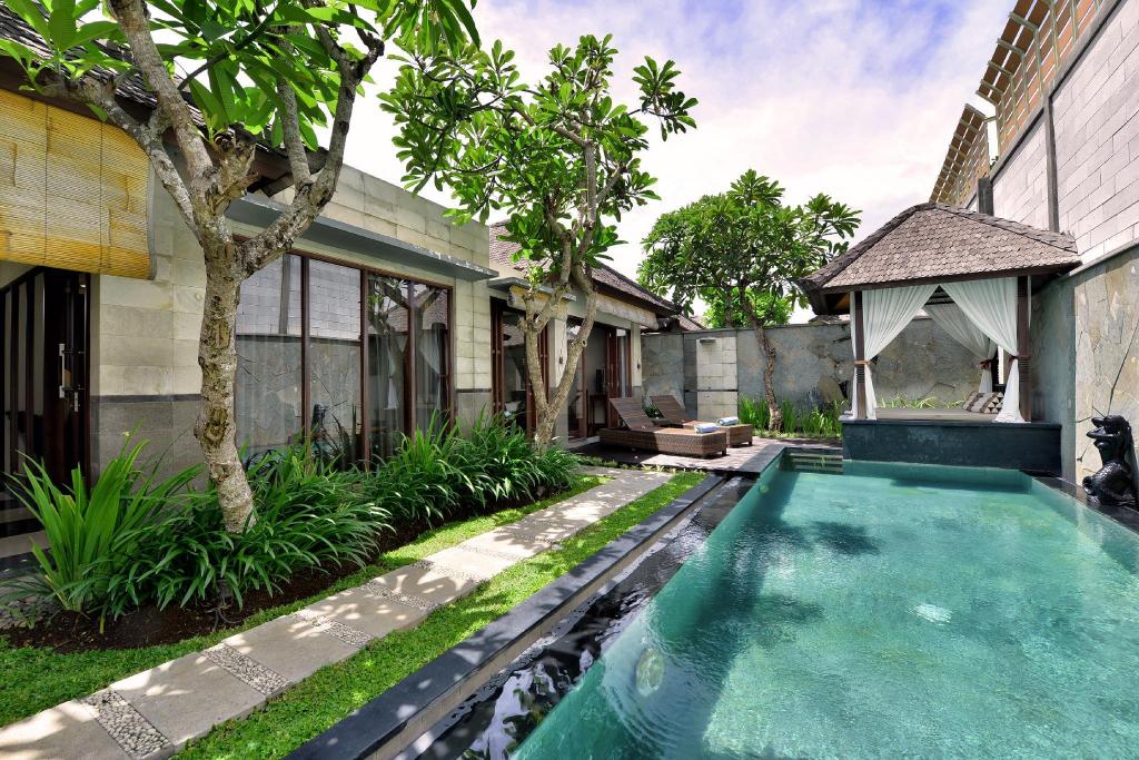 The Khayangan Dreams Villa Seminyak