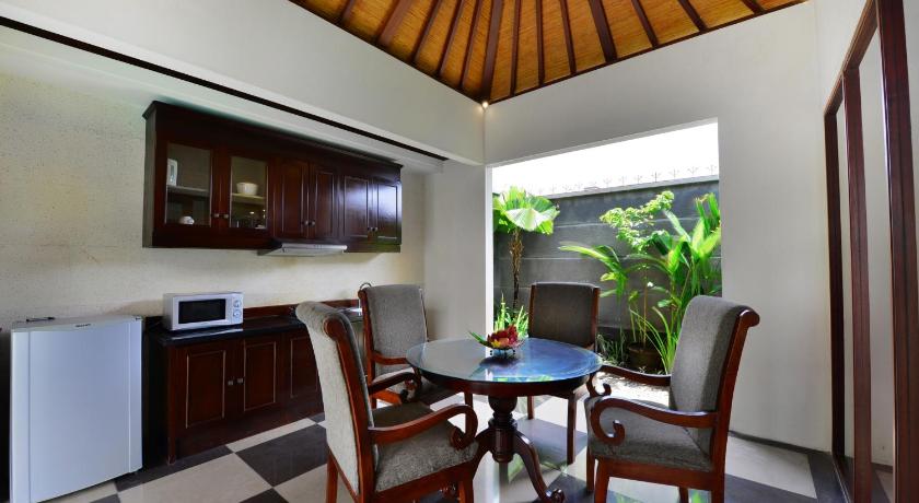 The Khayangan Dreams Villa Seminyak