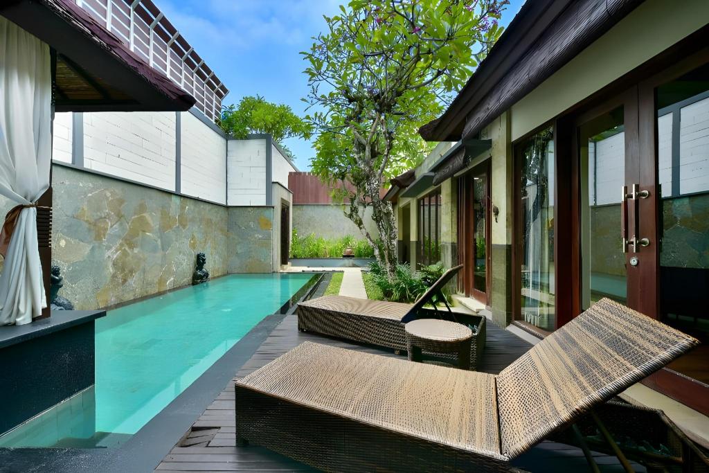 The Khayangan Dreams Villa Seminyak