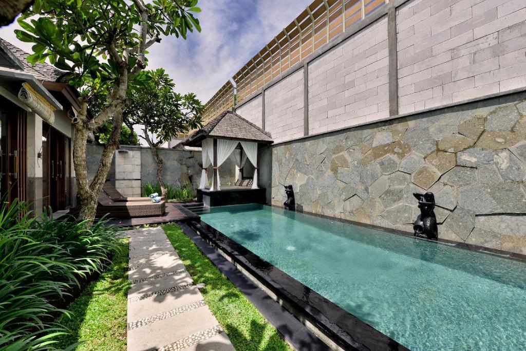 The Khayangan Dreams Villa Seminyak