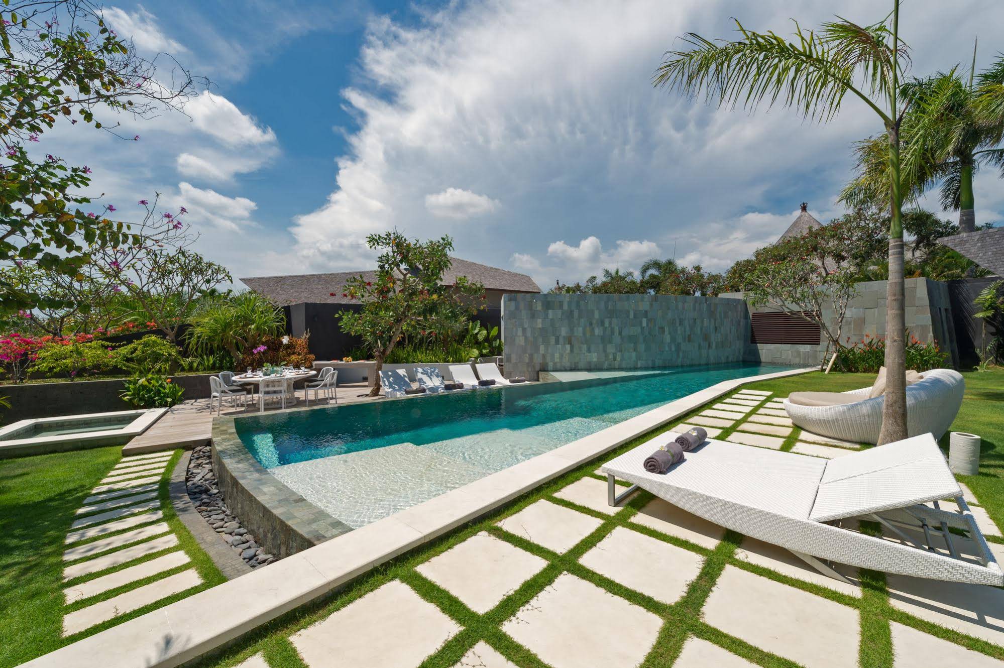 The Layar - Designer Villas & Spa