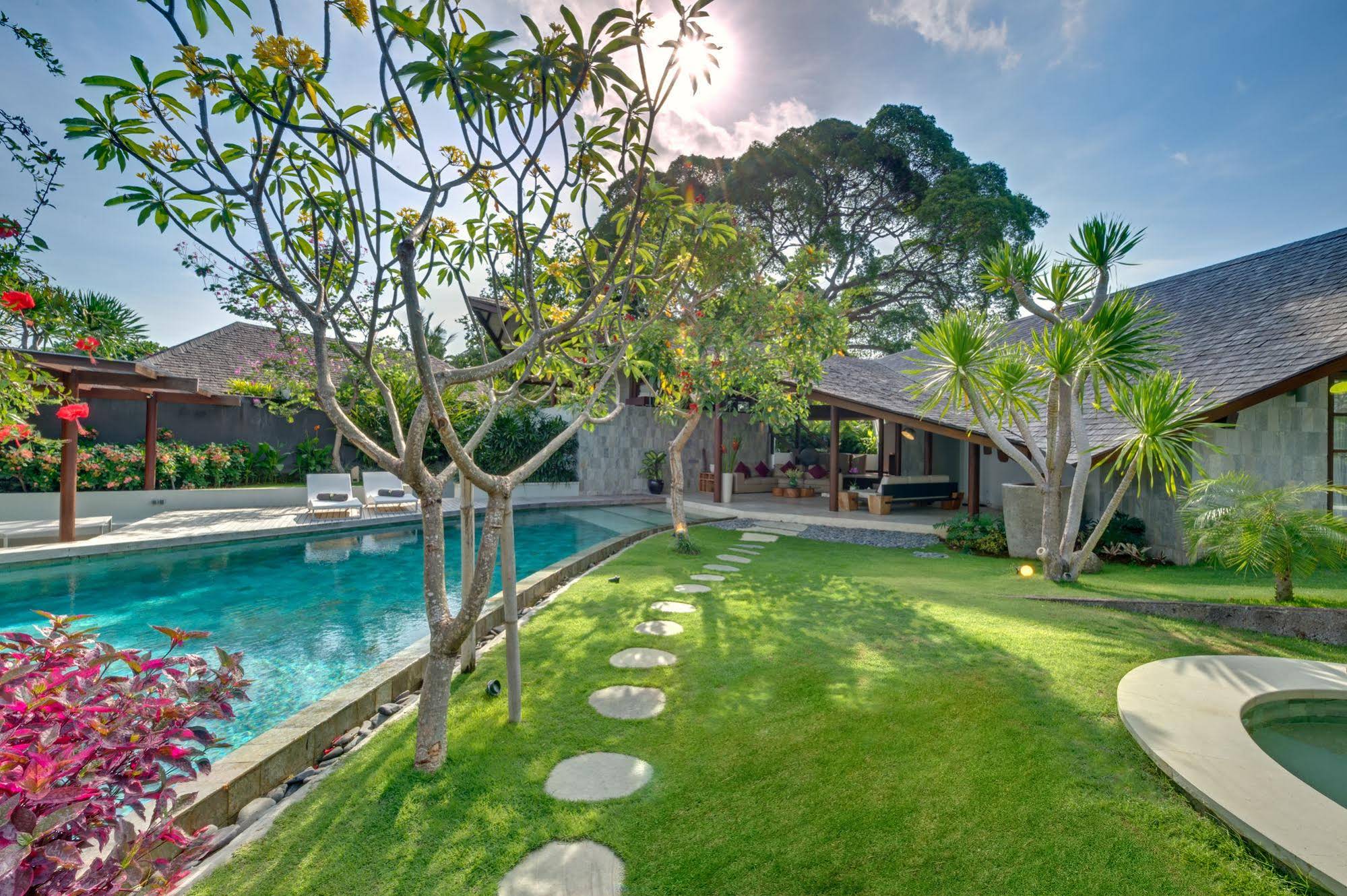 The Layar - Designer Villas & Spa