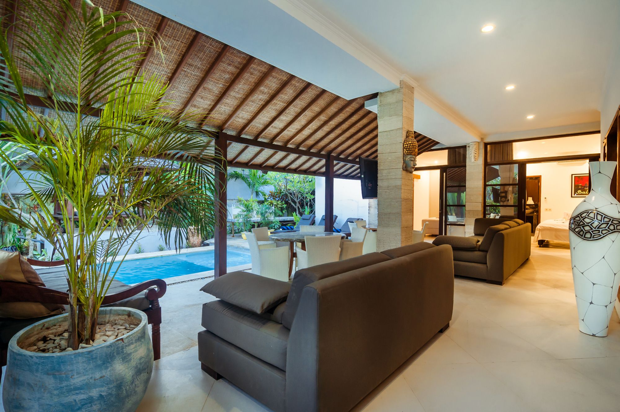 The Mawar Estate